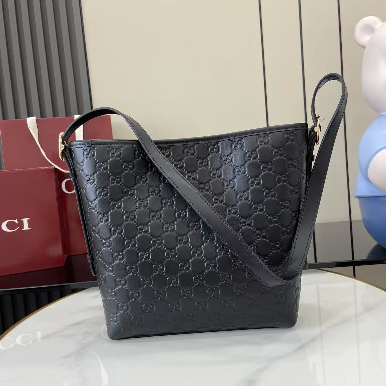 Gucci GG Emblem Small Shoulder Bag - EUR FASHION