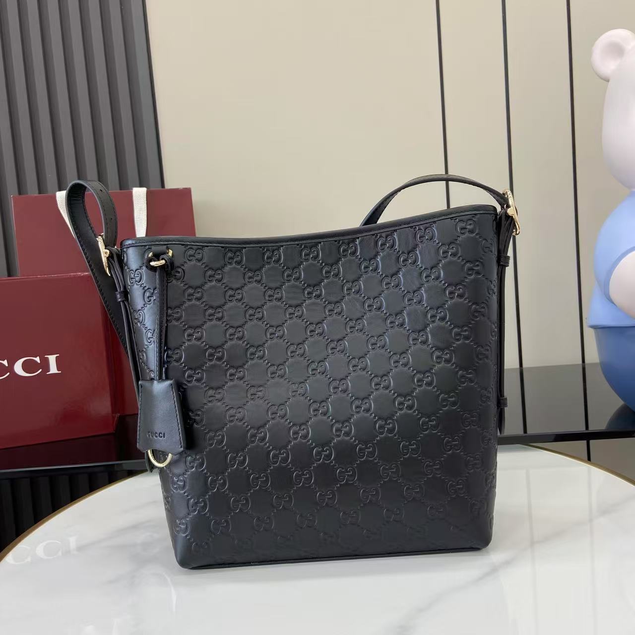 Gucci GG Emblem Small Shoulder Bag - EUR FASHION