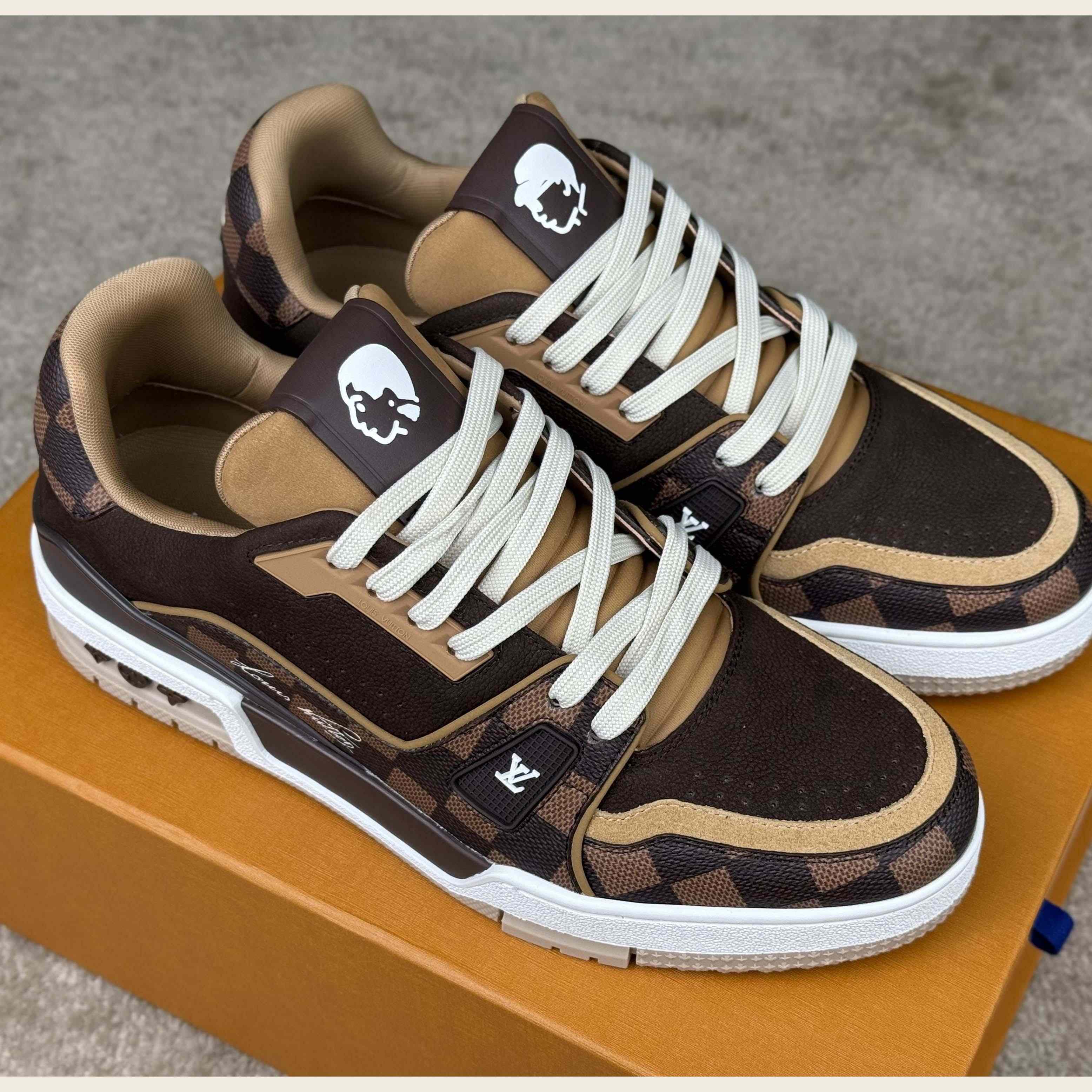 Louis Vuitton LV Trainer Sneaker   1AIN23 - EUR FASHION