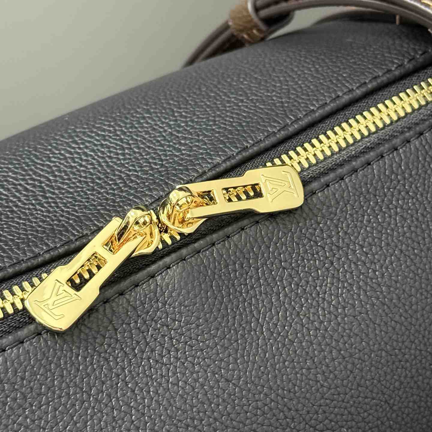 Louis Vuitton Express PM   M26039 - EUR FASHION