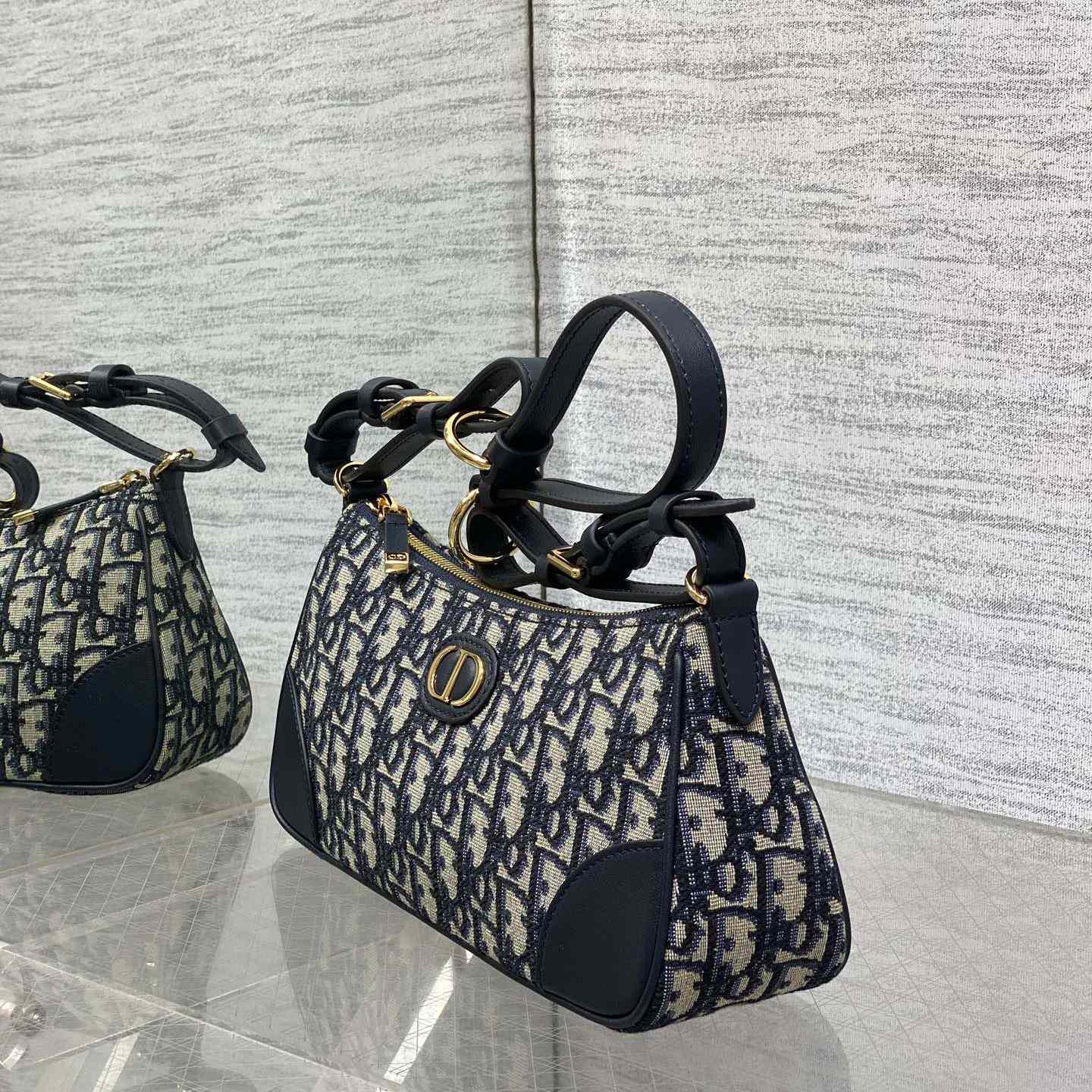 Dior 30 Montaigne Wanderlust Mini Bag    - EUR FASHION