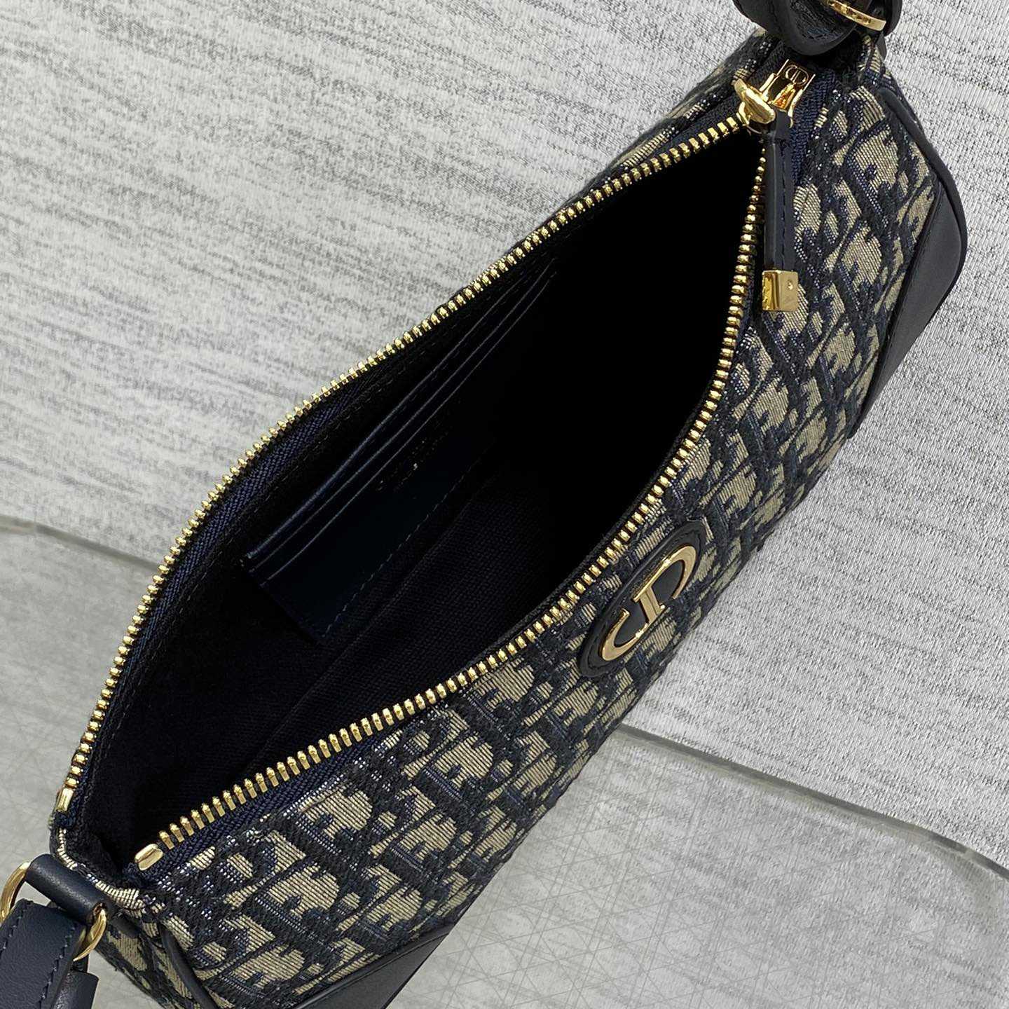 Dior 30 Montaigne Wanderlust Mini Bag    - EUR FASHION