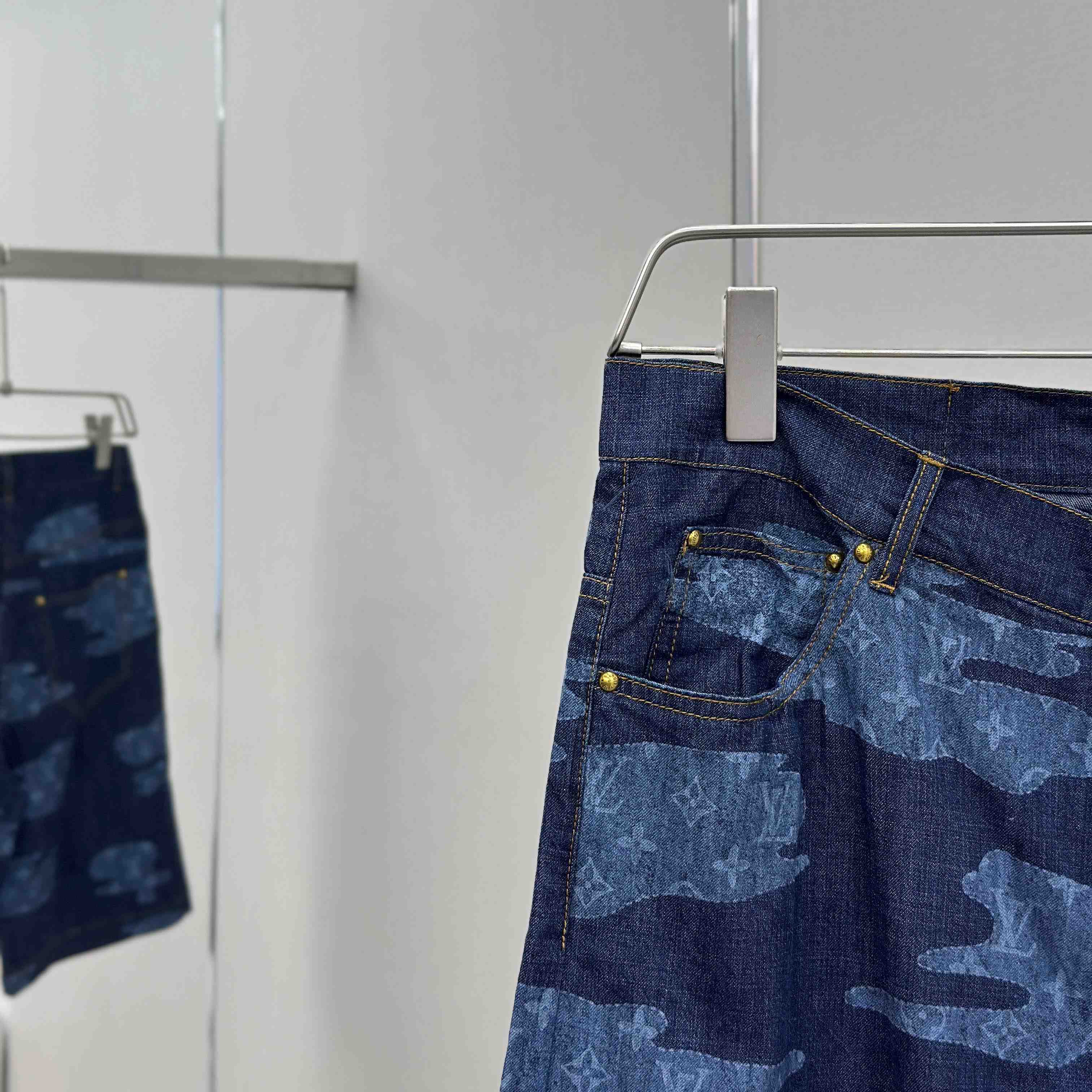Louis Vuitton Monogram Chambray Shorts   1AILU6 - EUR FASHION