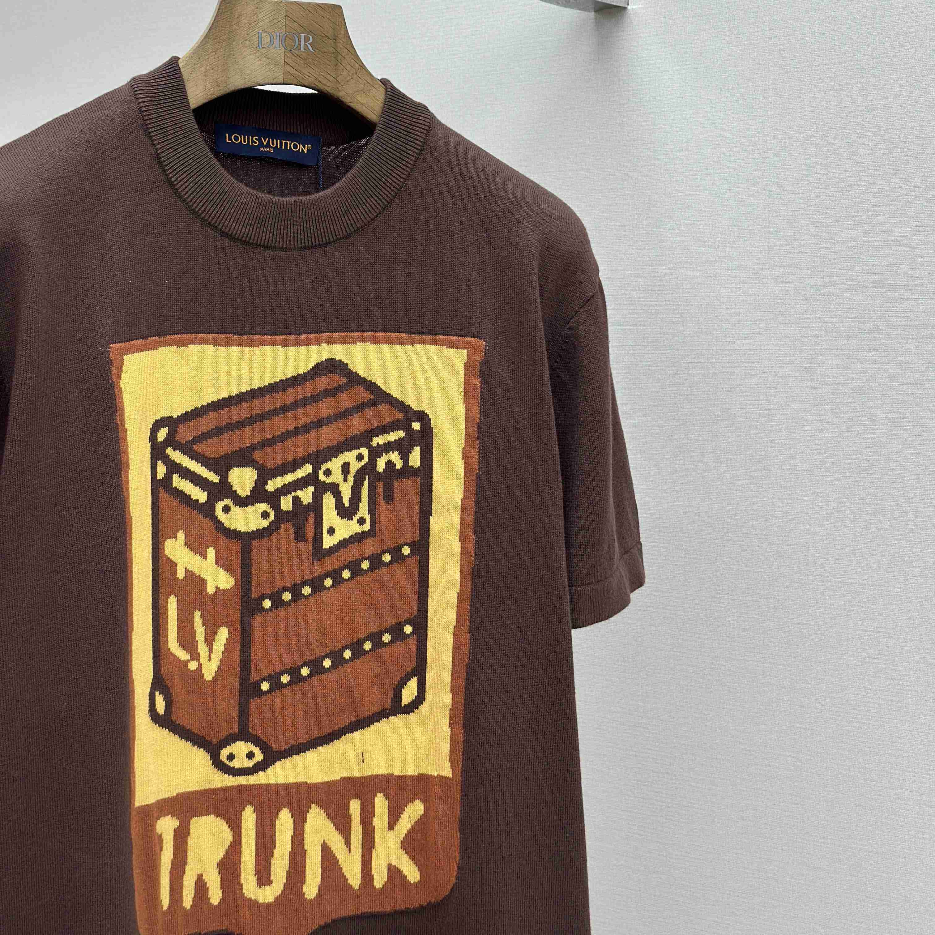 Louis Vuitton Graphic Short-Sleeved Crewneck    1AFIX1 - EUR FASHION