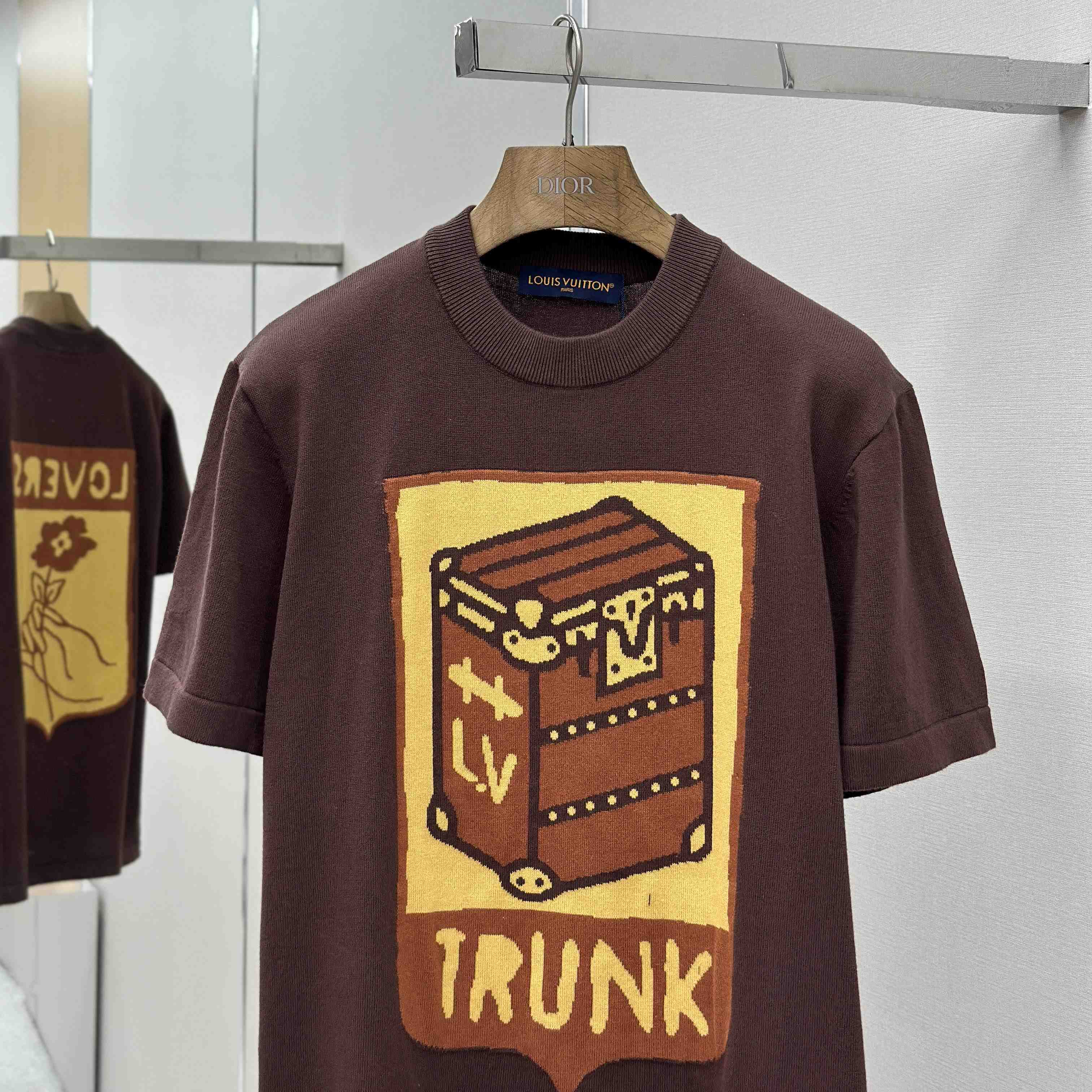 Louis Vuitton Graphic Short-Sleeved Crewneck    1AFIX1 - EUR FASHION