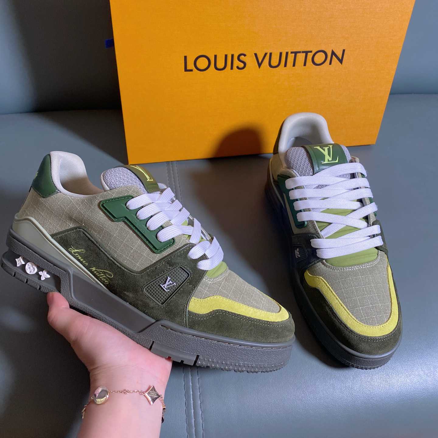 Louis Vuitton LV Trainer Outdoor Sneaker      1AHTG6 - EUR FASHION