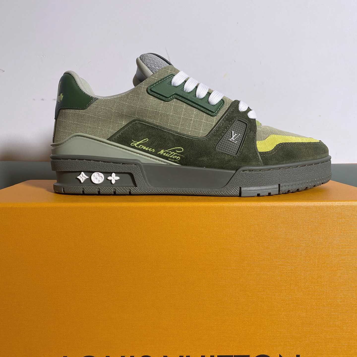Louis Vuitton LV Trainer Outdoor Sneaker      1AHTG6 - EUR FASHION