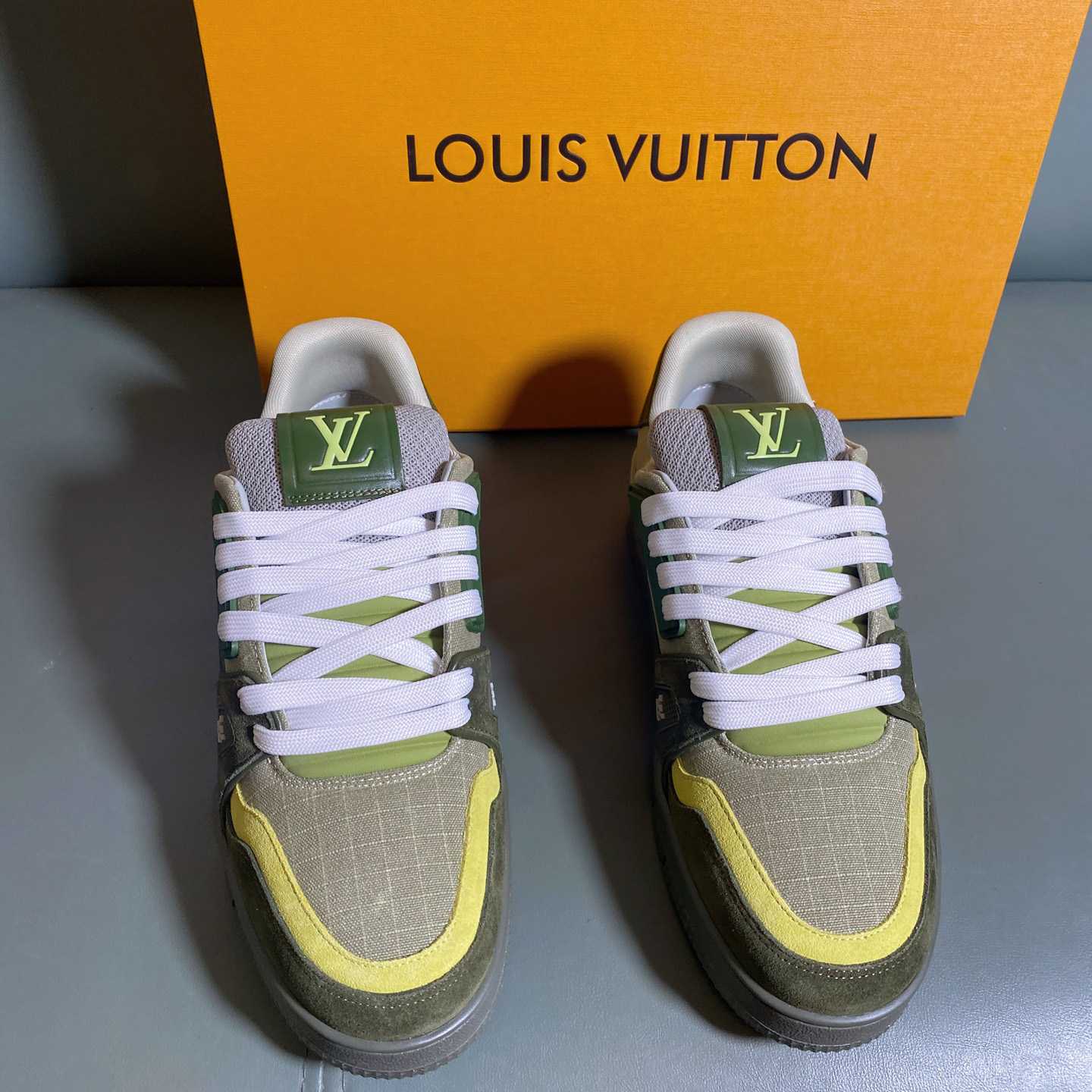 Louis Vuitton LV Trainer Outdoor Sneaker      1AHTG6 - EUR FASHION