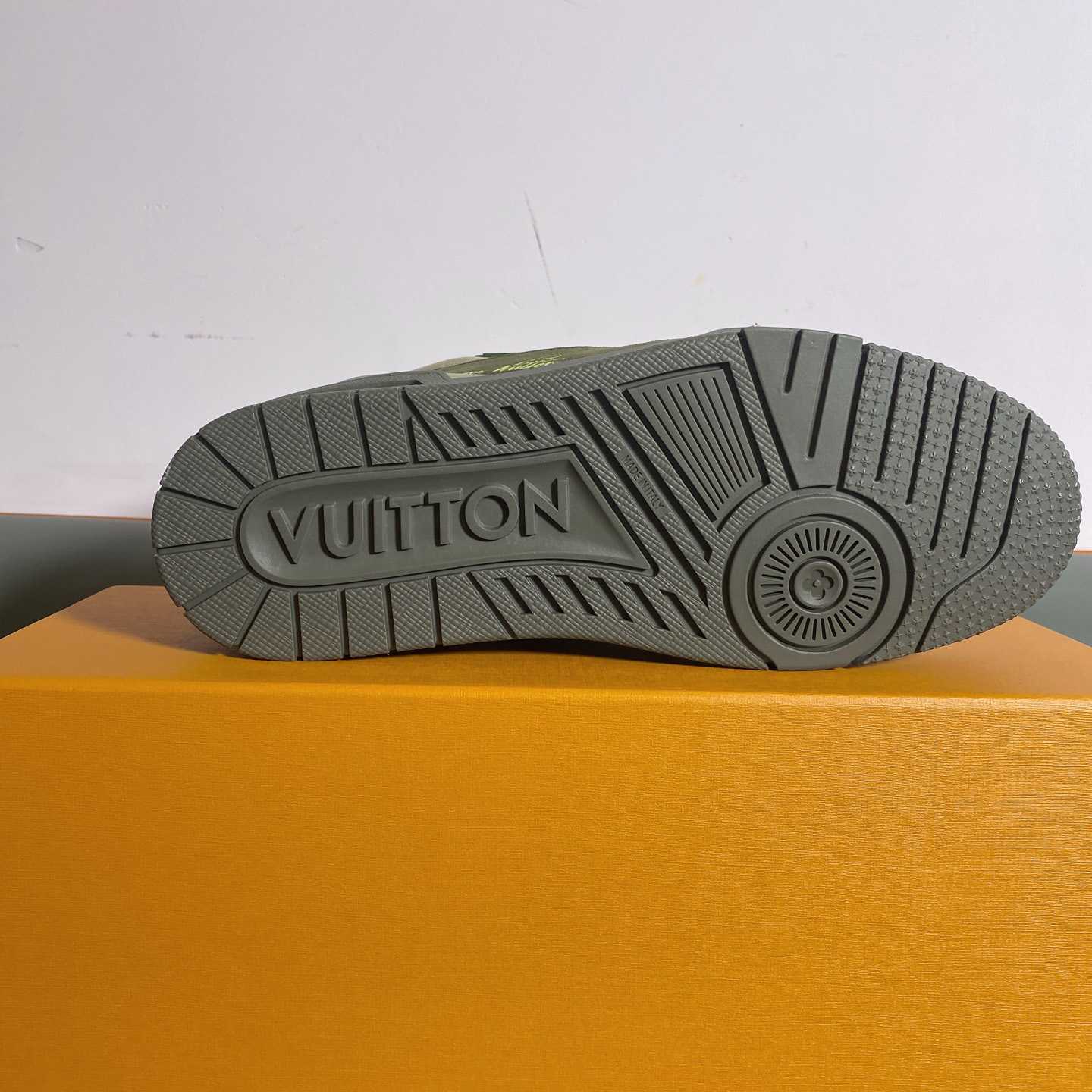 Louis Vuitton LV Trainer Outdoor Sneaker      1AHTG6 - EUR FASHION