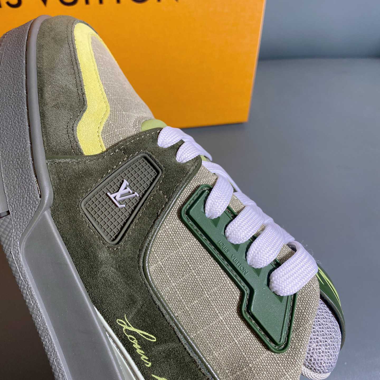 Louis Vuitton LV Trainer Outdoor Sneaker      1AHTG6 - EUR FASHION