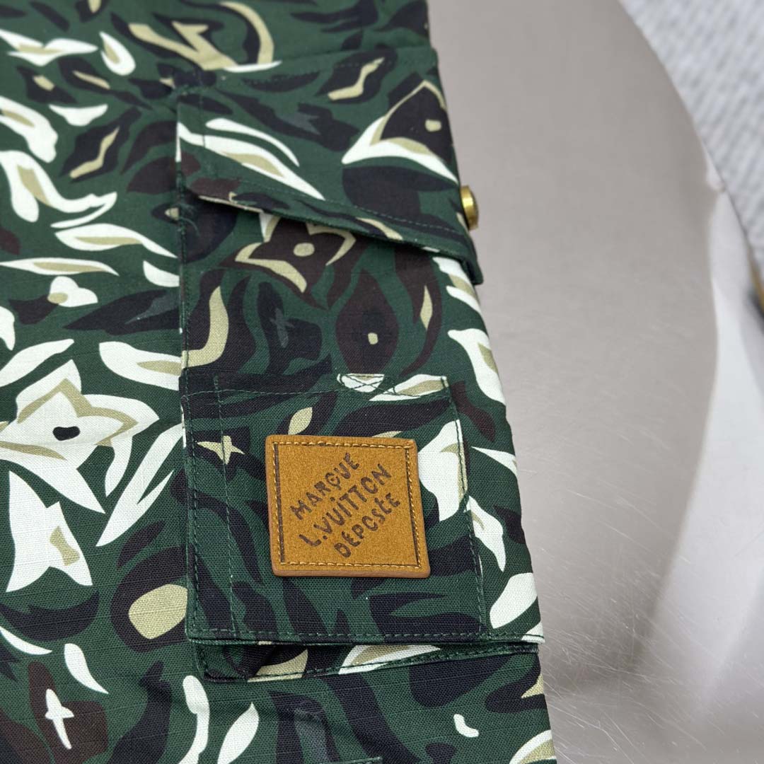Louis Vuitton Multi Pocket Cargo Pants   1AIMEP - EUR FASHION