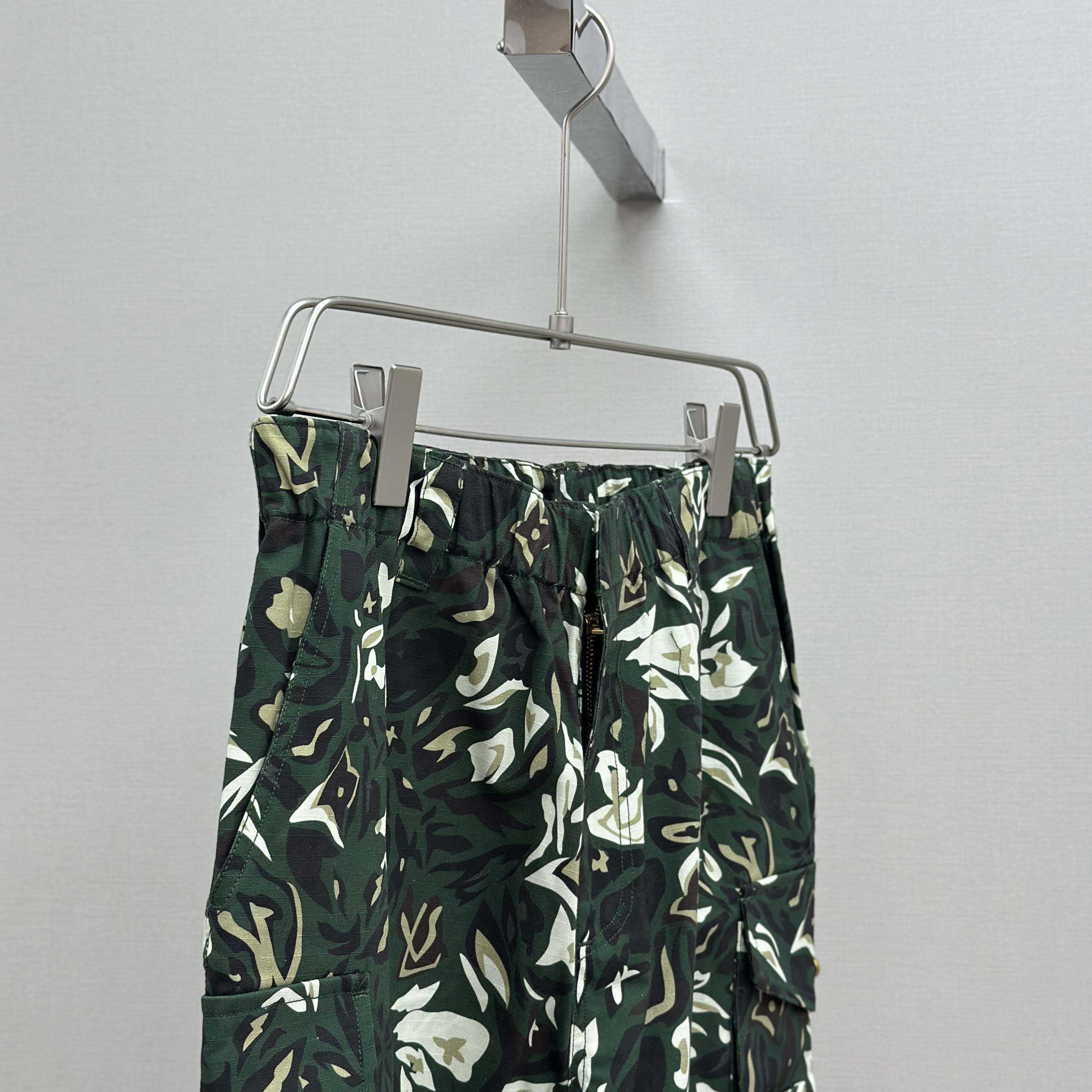 Louis Vuitton Multi Pocket Cargo Pants   1AIMEP - EUR FASHION