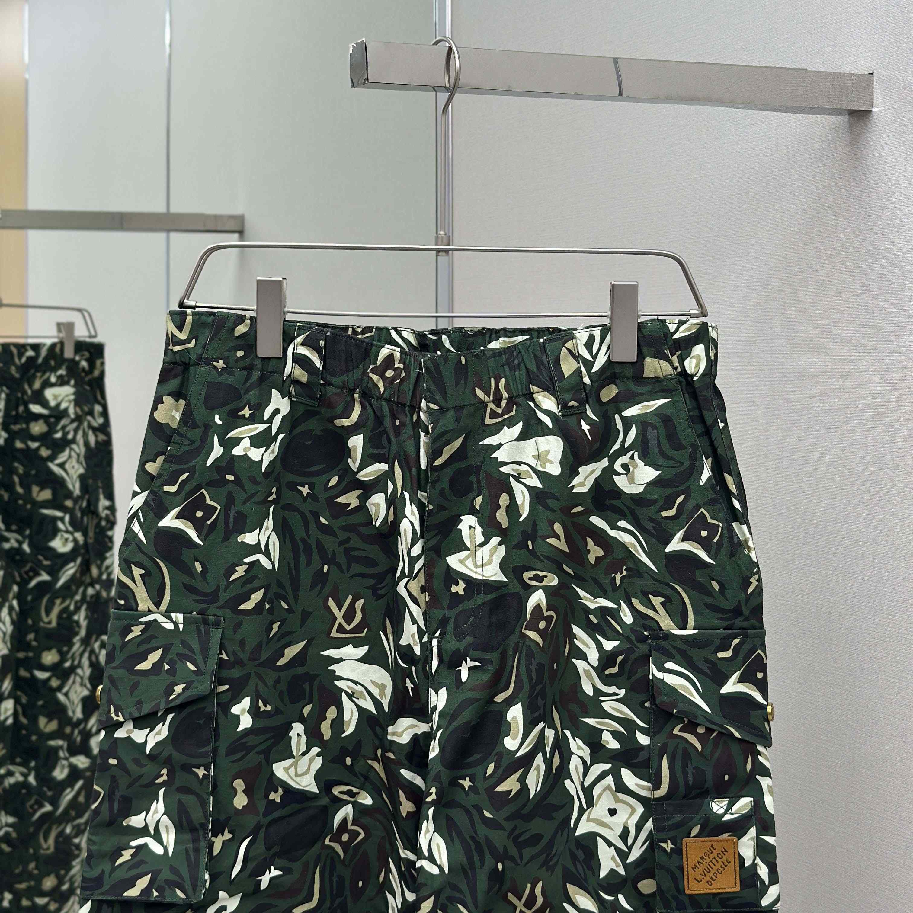 Louis Vuitton Multi Pocket Cargo Pants   1AIMEP - EUR FASHION