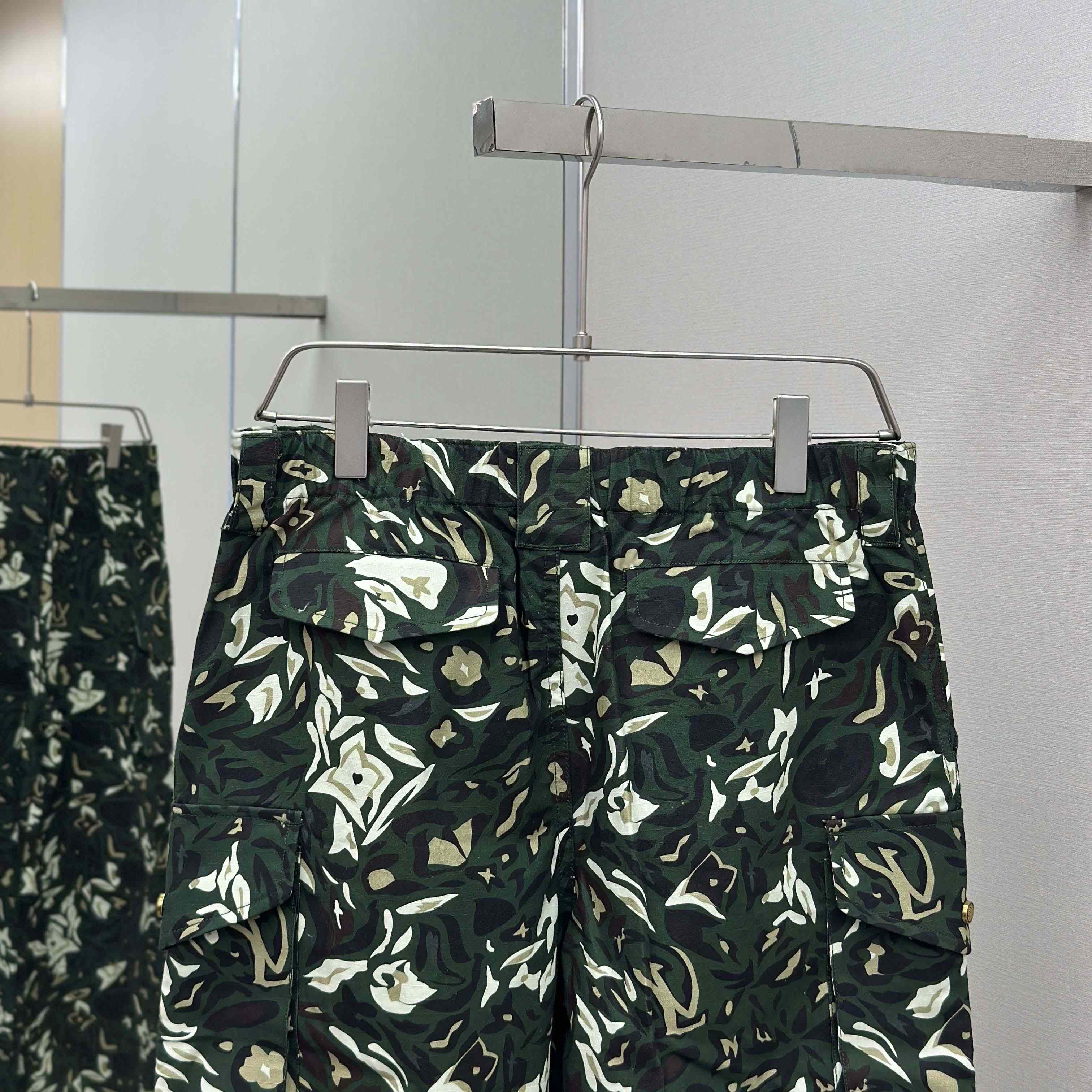 Louis Vuitton Multi Pocket Cargo Pants   1AIMEP - EUR FASHION