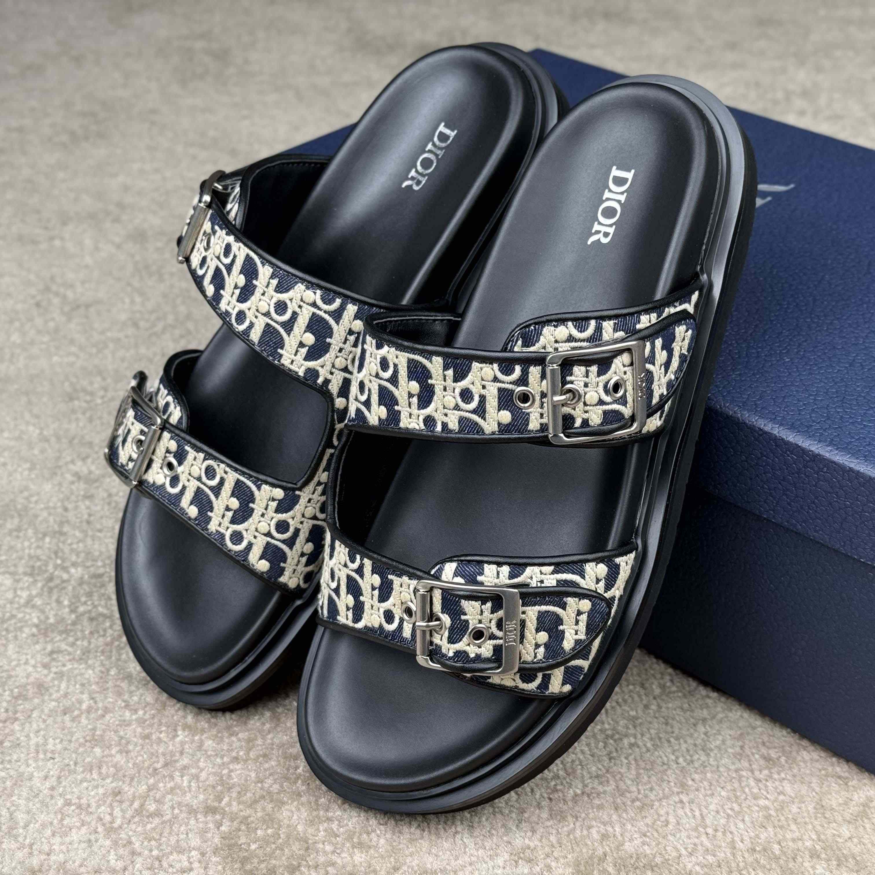 Dior Aqua Sandal  - EUR FASHION