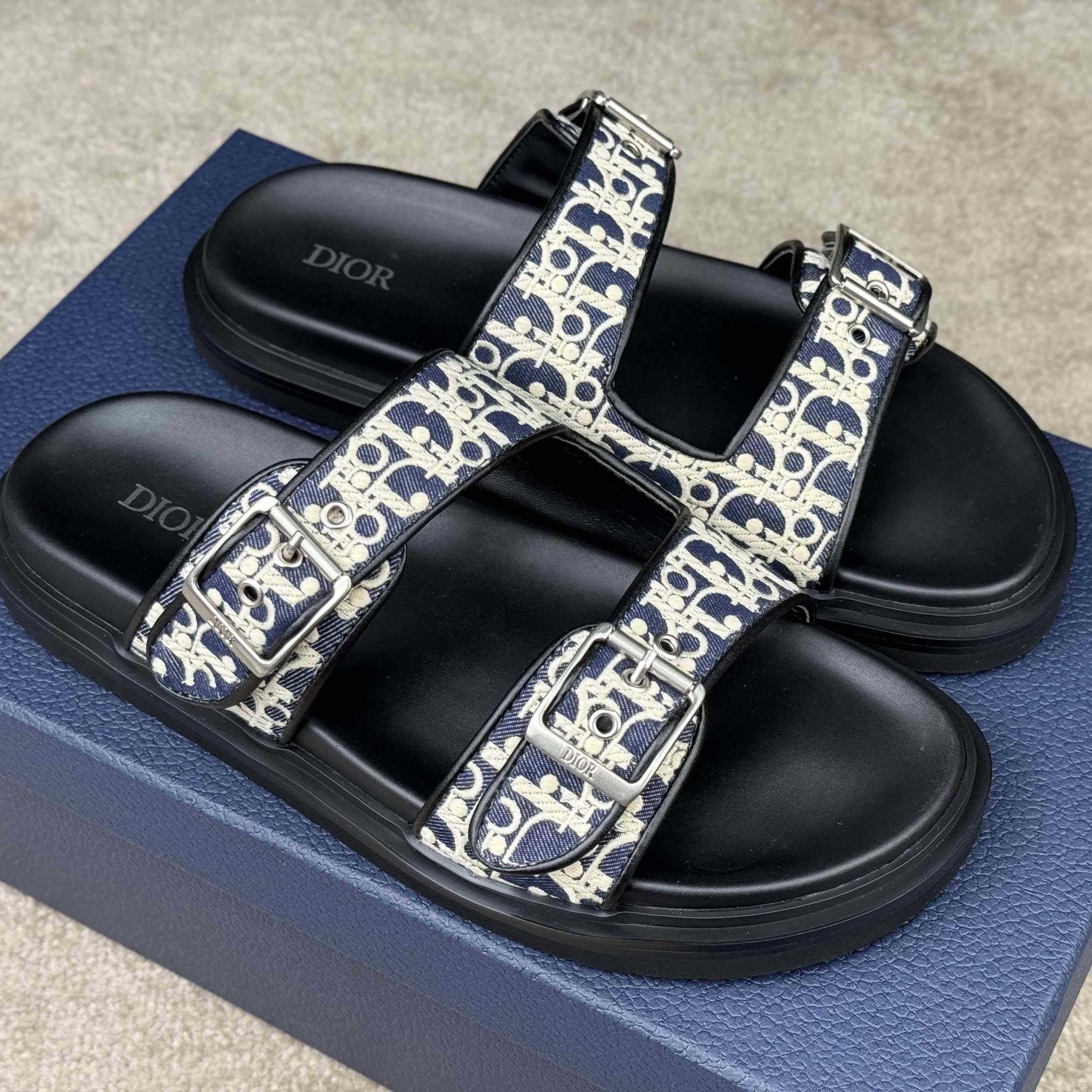Dior Aqua Sandal  - EUR FASHION
