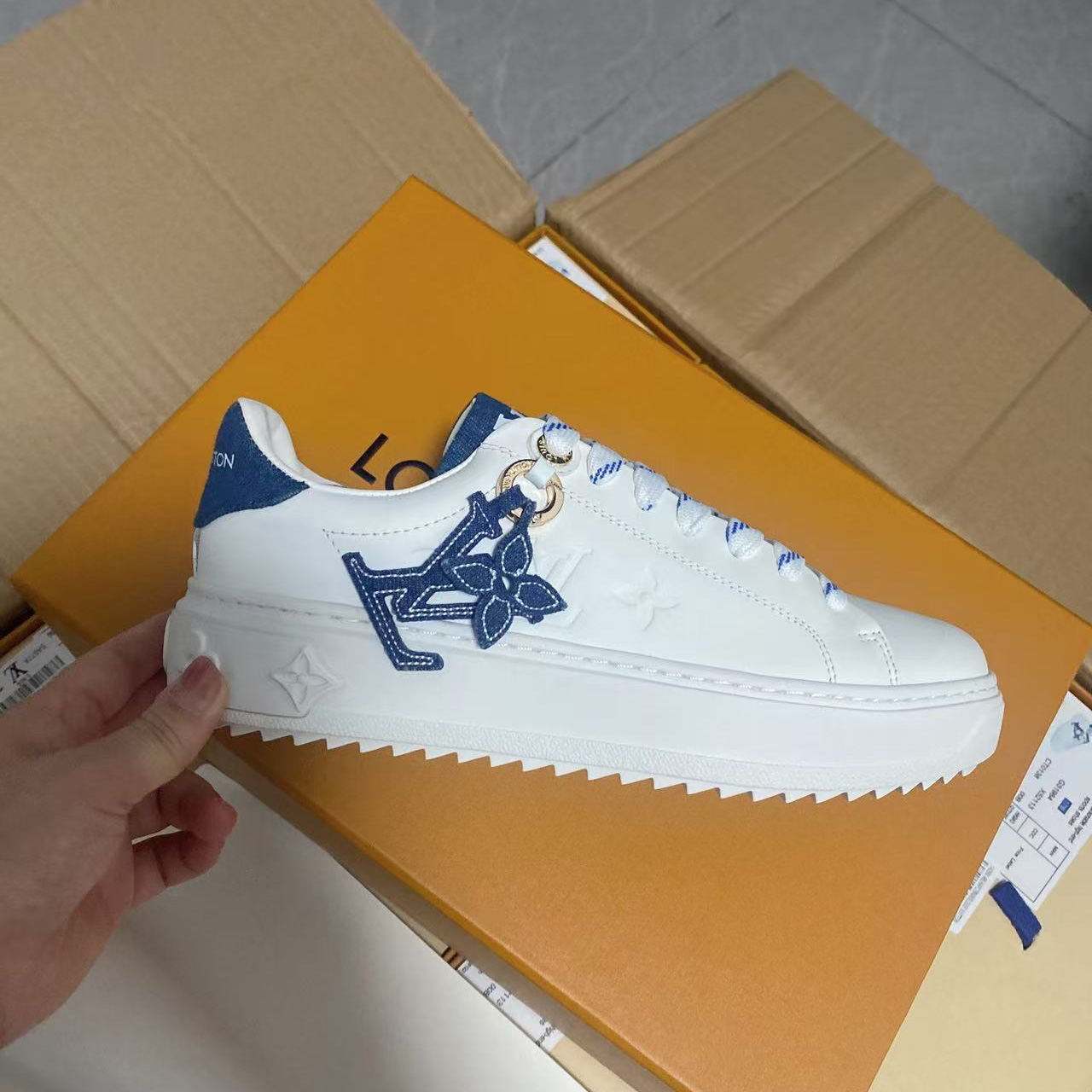 Louis Vuitton Time Out Sneaker    - EUR FASHION