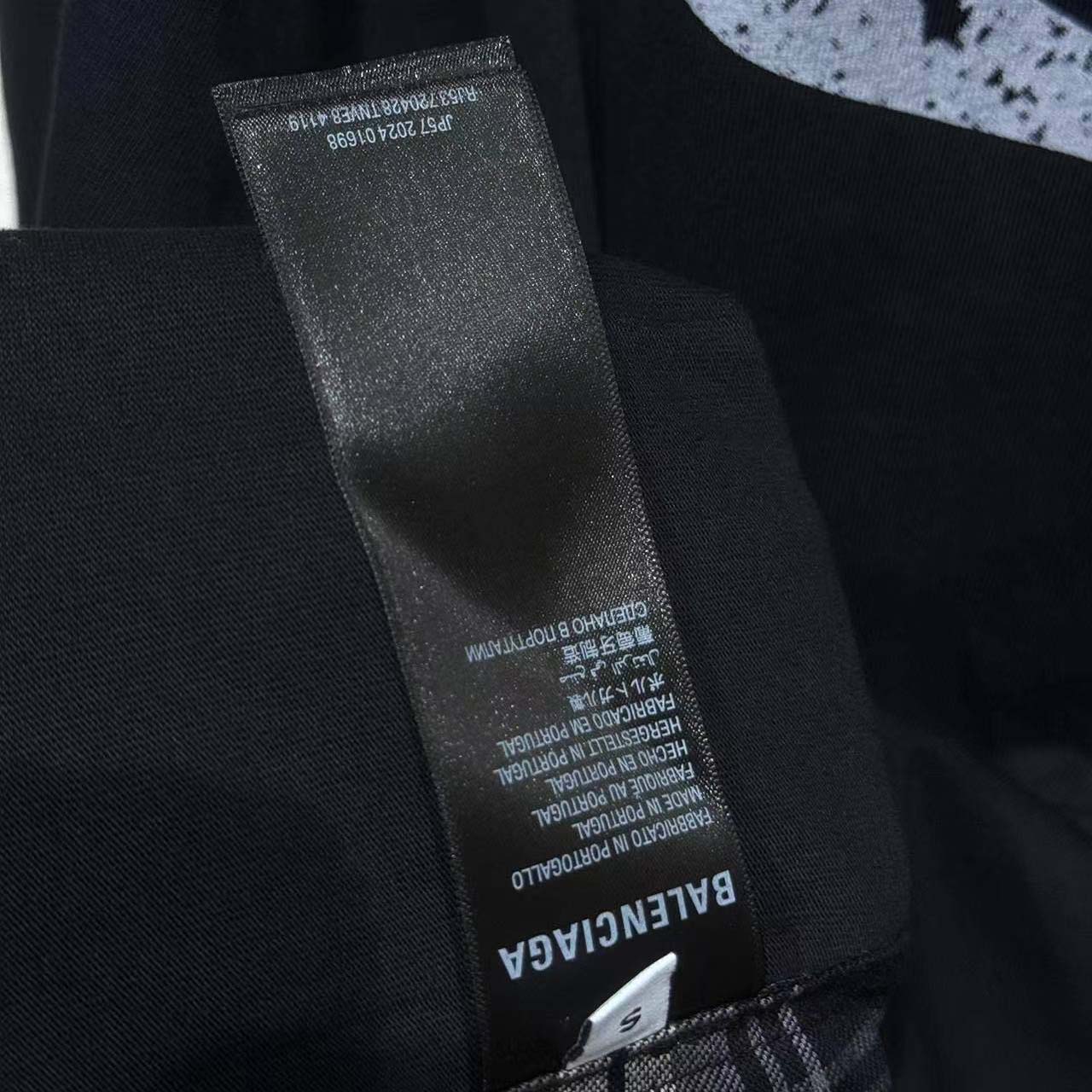 Balenciaga Hybrid Overshirt In Black And Grey Check Flannel - EUR FASHION