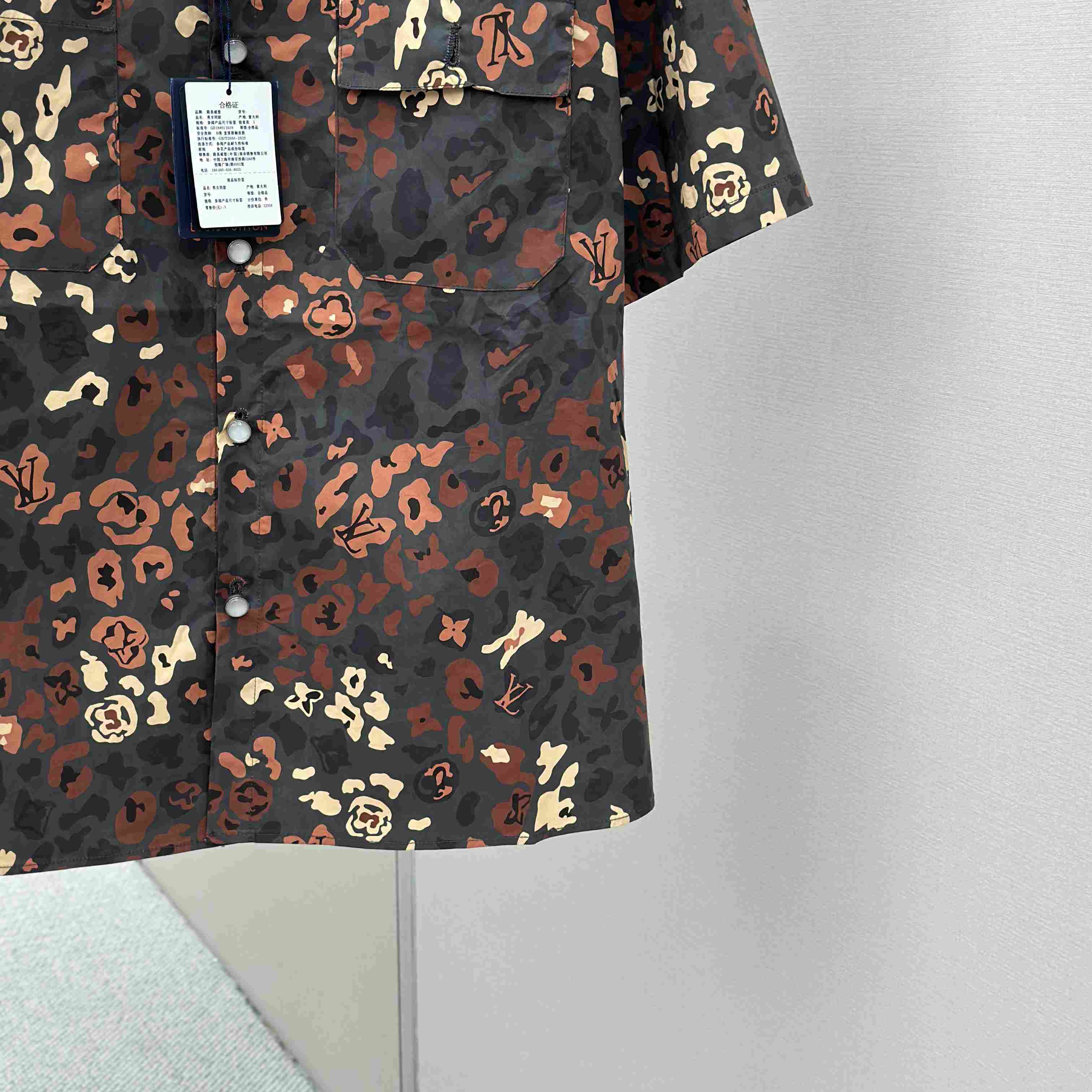 Louis Vuitton Printed Short-Sleeved Workwear Shirt   1AIMGT - EUR FASHION