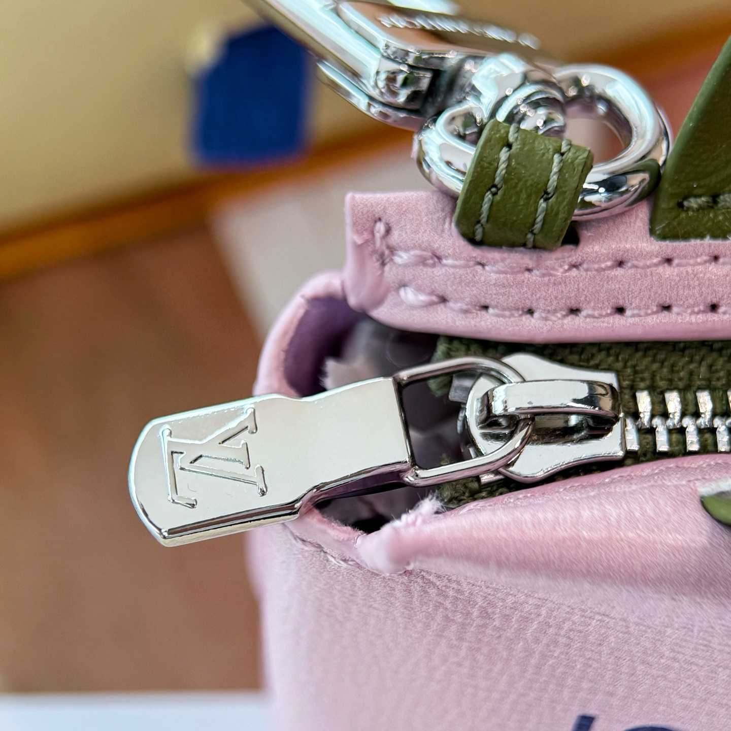 Louis Vuitton LV Mini Shopper Bag Charm   M03136 - EUR FASHION