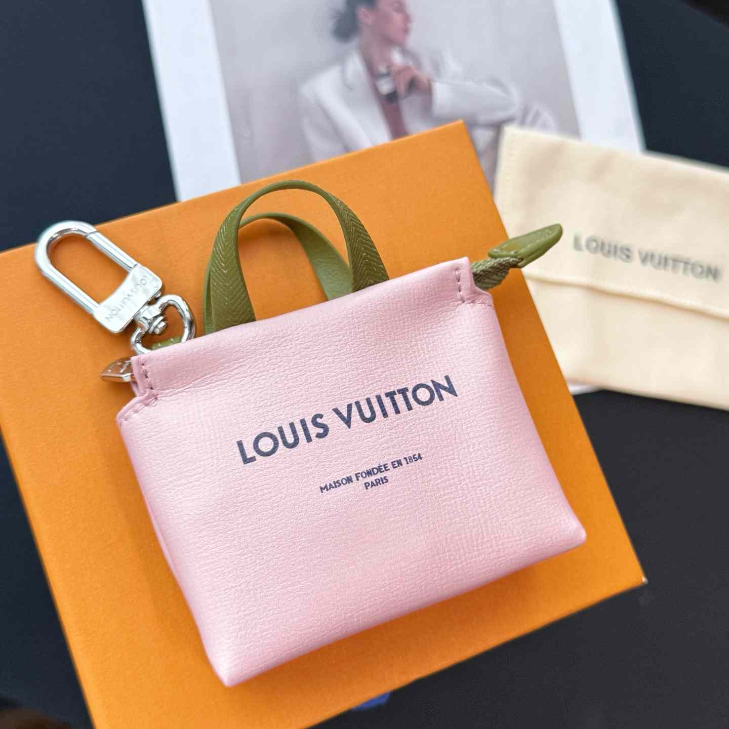 Louis Vuitton LV Mini Shopper Bag Charm   M03136 - EUR FASHION