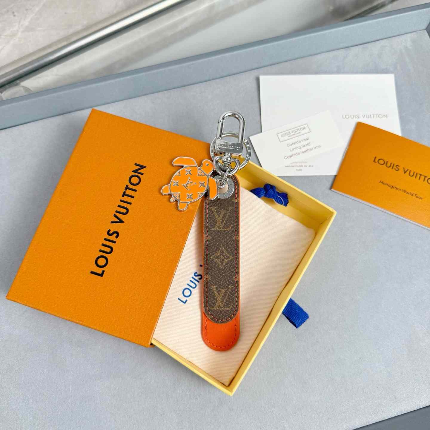 Louis Vuitton Dragonne Tab Key Holder and Bag Charm   M02558 - EUR FASHION
