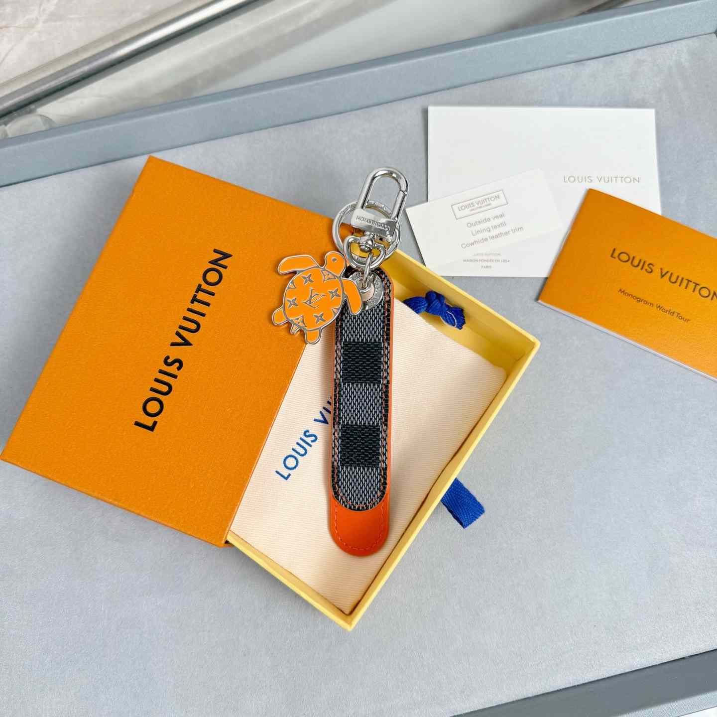 Louis Vuitton Dragonne Tab Key Holder and Bag Charm   M02558 - EUR FASHION