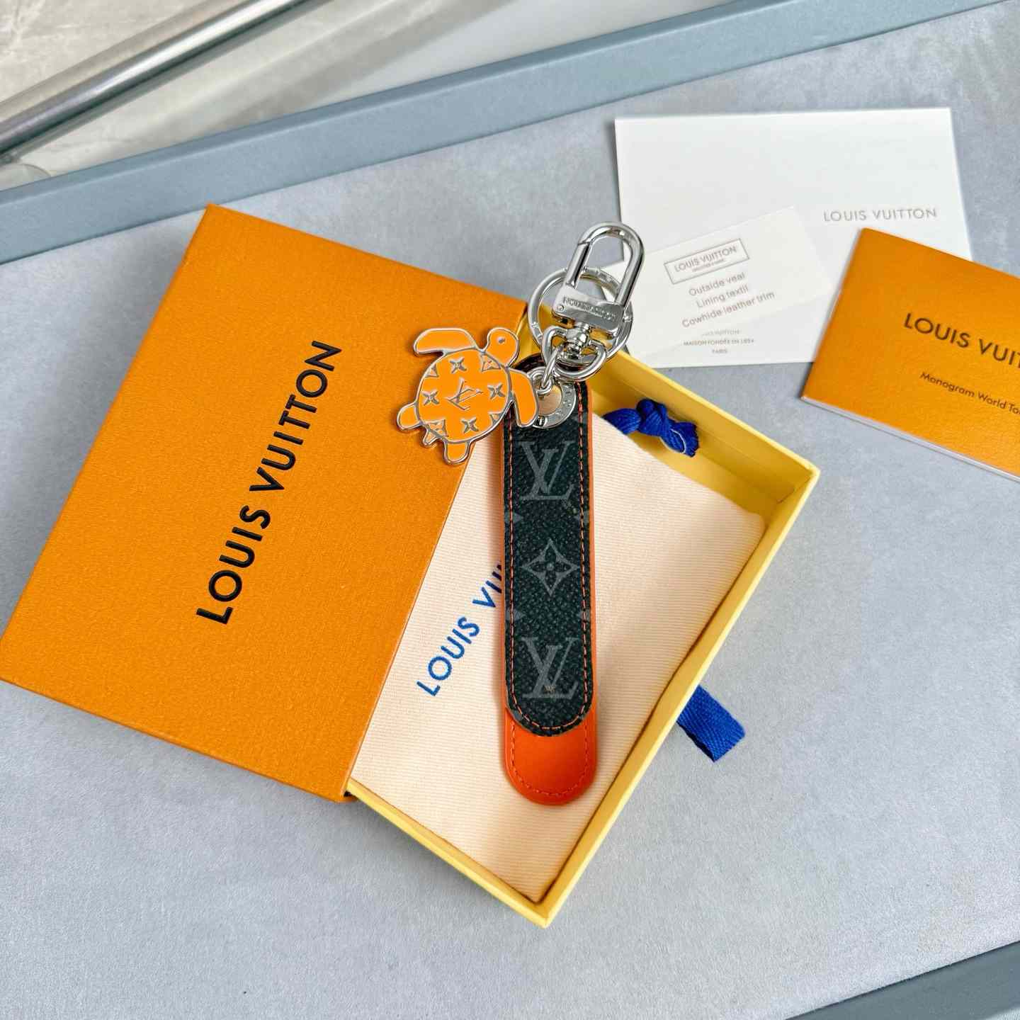Louis Vuitton Dragonne Tab Key Holder and Bag Charm   M02558 - EUR FASHION