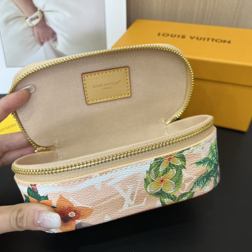Louis Vuitton Sunglasses Pouch - EUR FASHION