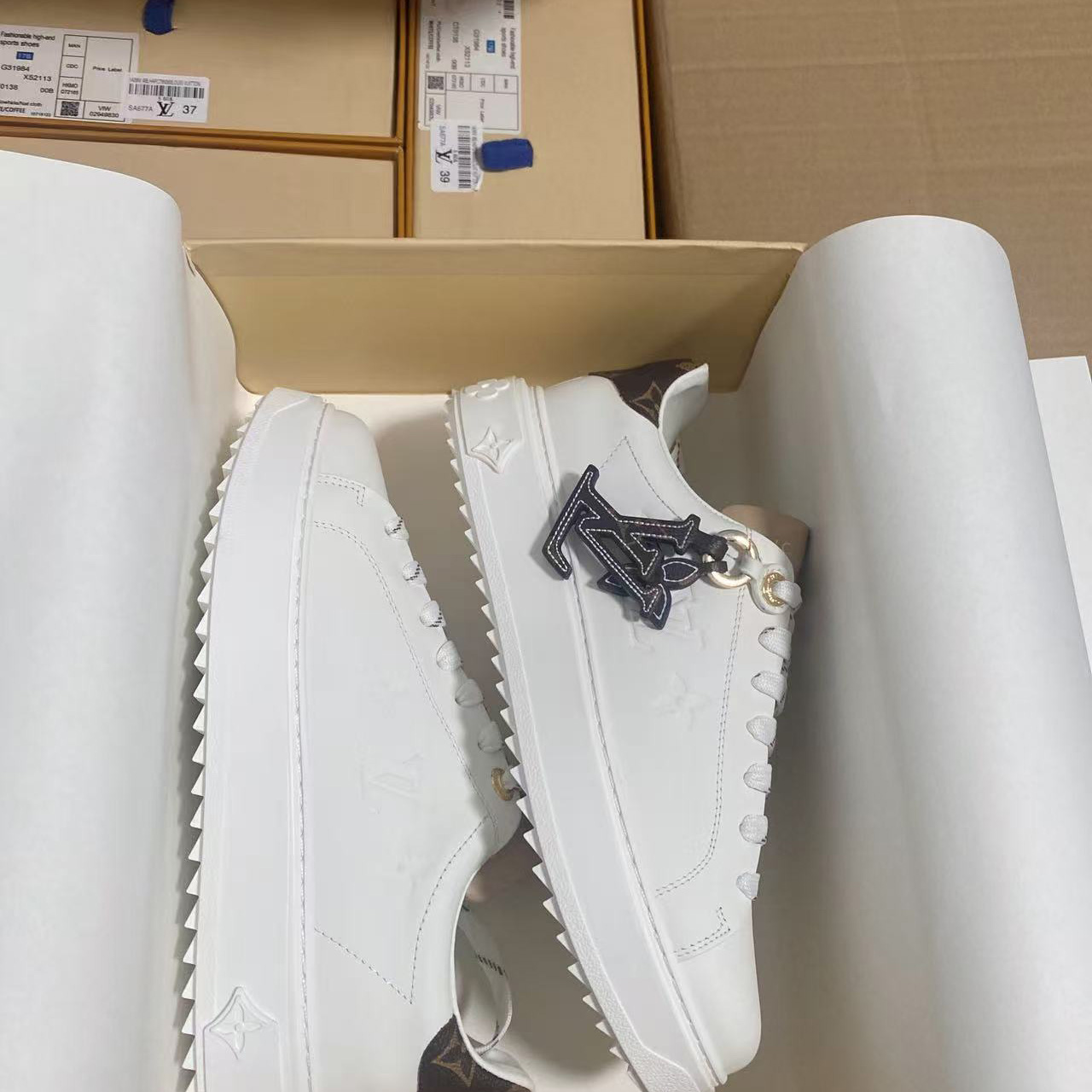Louis Vuitton Time Out Sneaker    - EUR FASHION