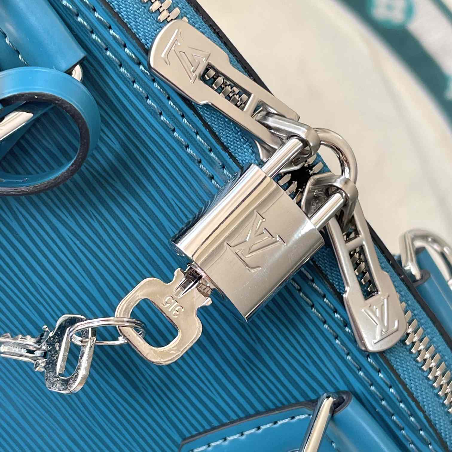 Louis Vuitton  Alma BB Handbag(23.5-17.5-11.5cm)   M20609 - EUR FASHION