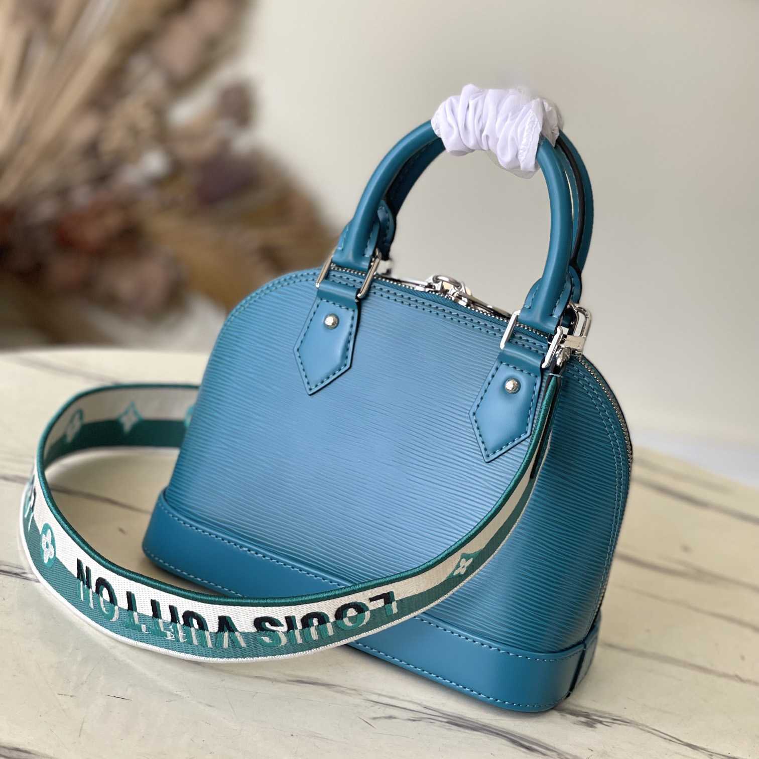 Louis Vuitton  Alma BB Handbag(23.5-17.5-11.5cm)   M20609 - EUR FASHION