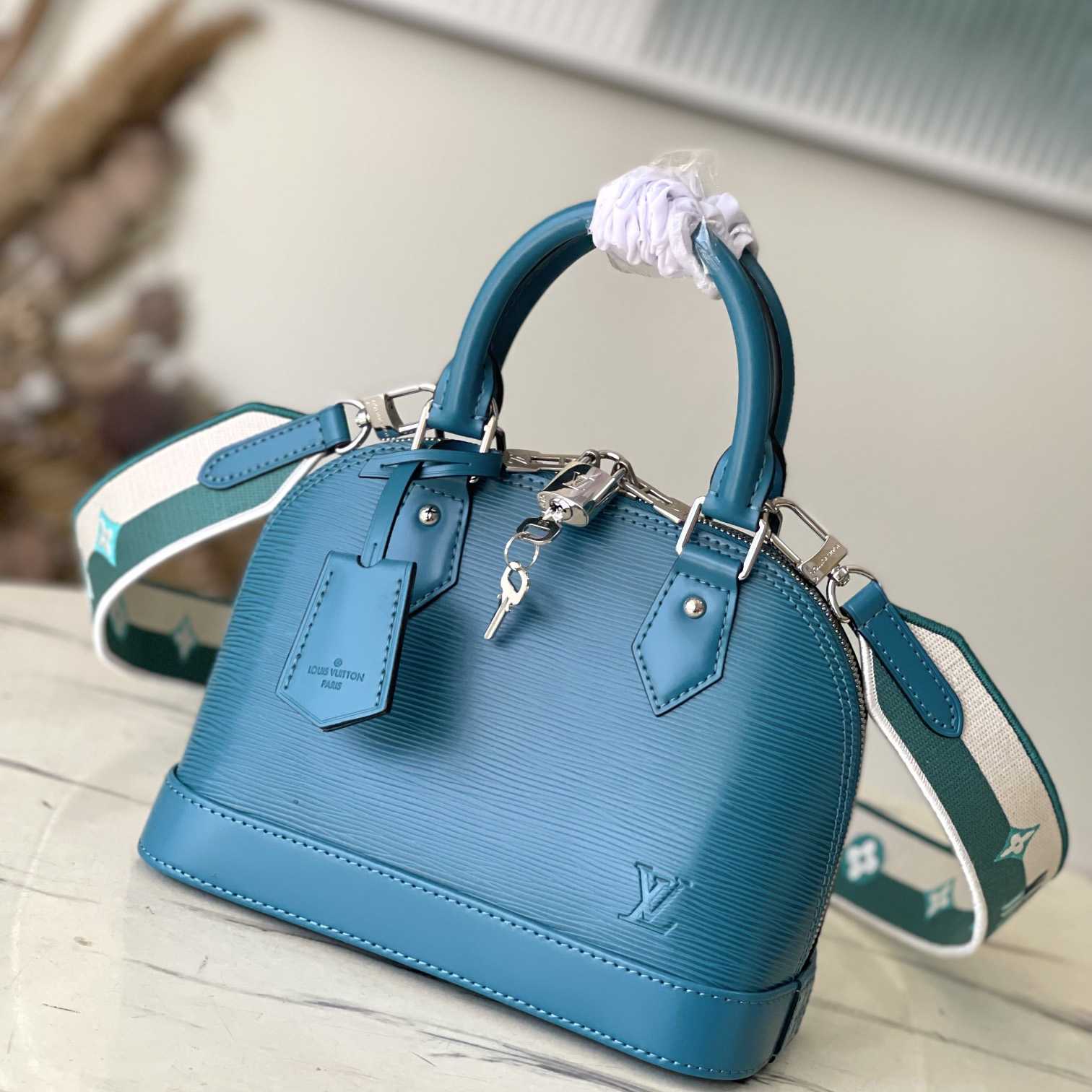 Louis Vuitton  Alma BB Handbag(23.5-17.5-11.5cm)   M20609 - EUR FASHION