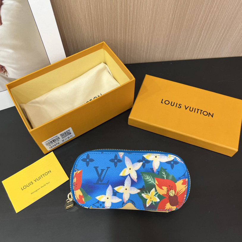 Louis Vuitton Sunglasses Pouch - EUR FASHION
