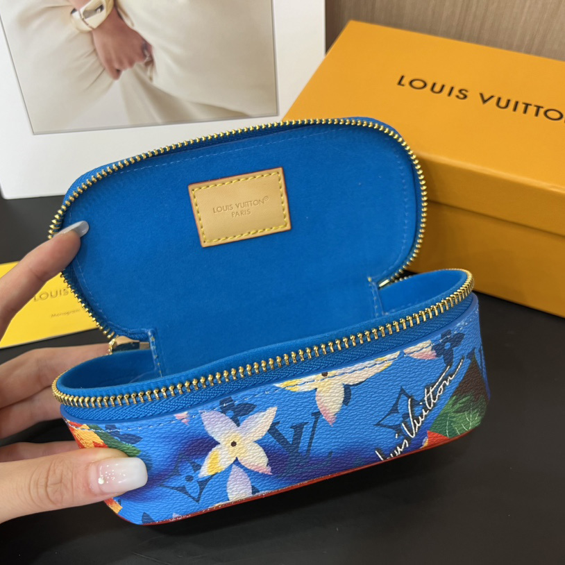 Louis Vuitton Sunglasses Pouch - EUR FASHION