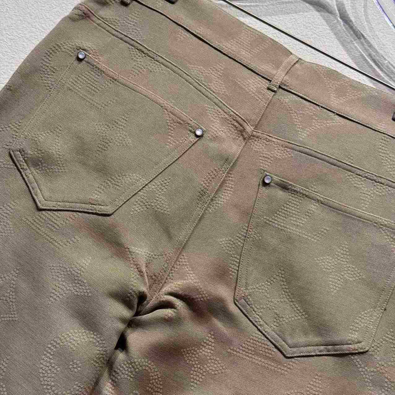 Louis Vuitton Monogram Embroidered Skate Pants     1AHBMA - EUR FASHION