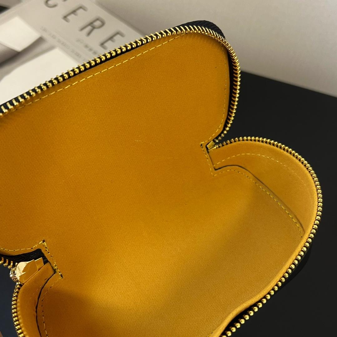 Louis Vuitton Sunglasses Pouch - EUR FASHION