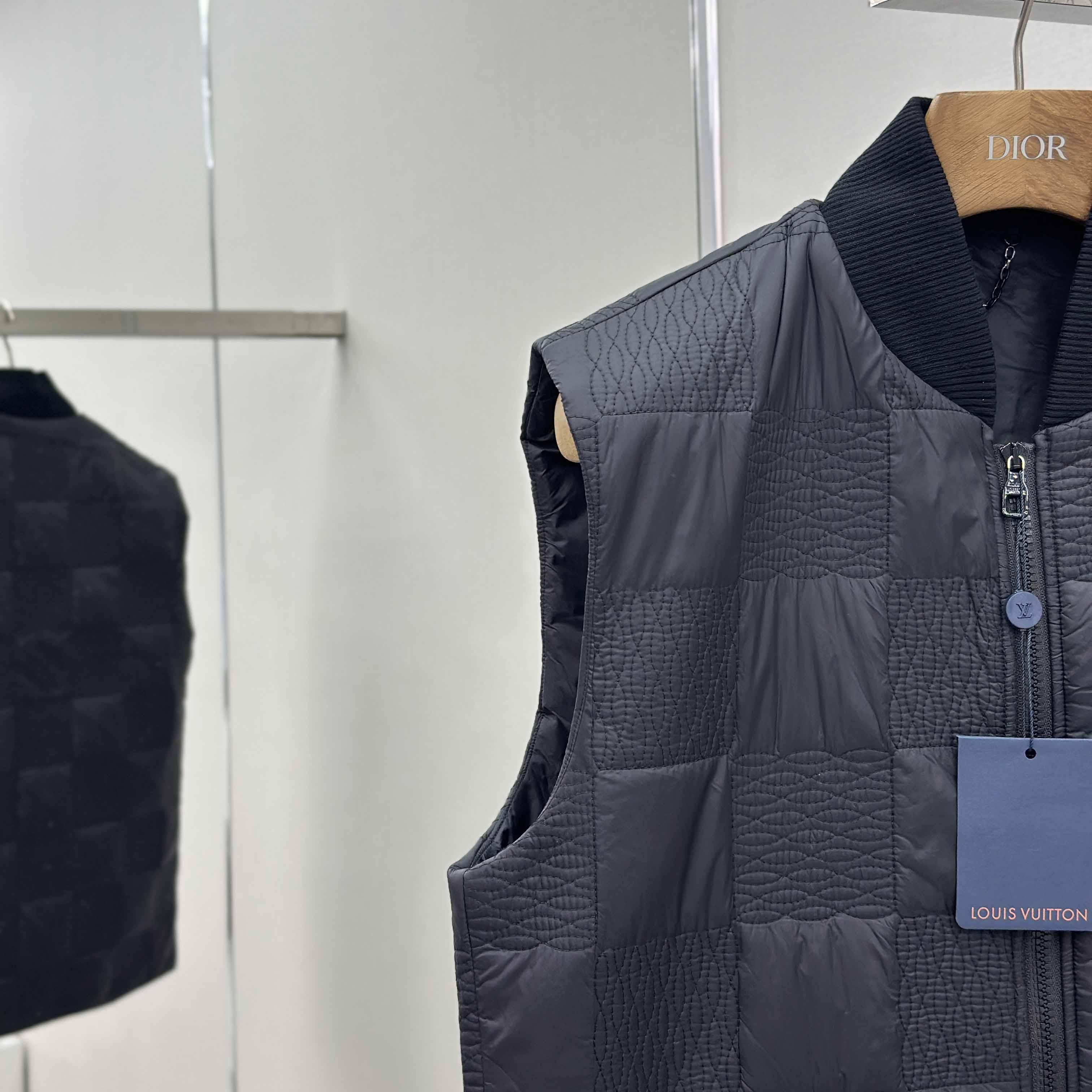 Louis Vuitton Damier Quilted Nylon Gilet - EUR FASHION