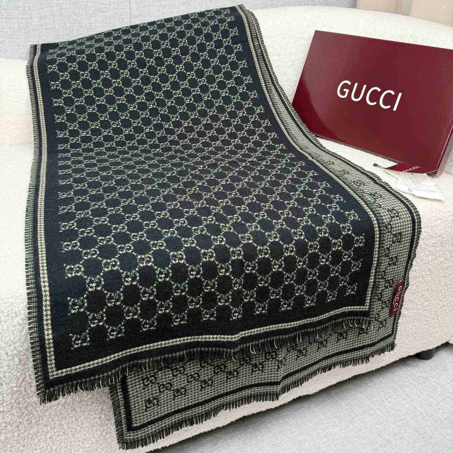 Gucci GG Wool Jacquard Scarf - EUR FASHION