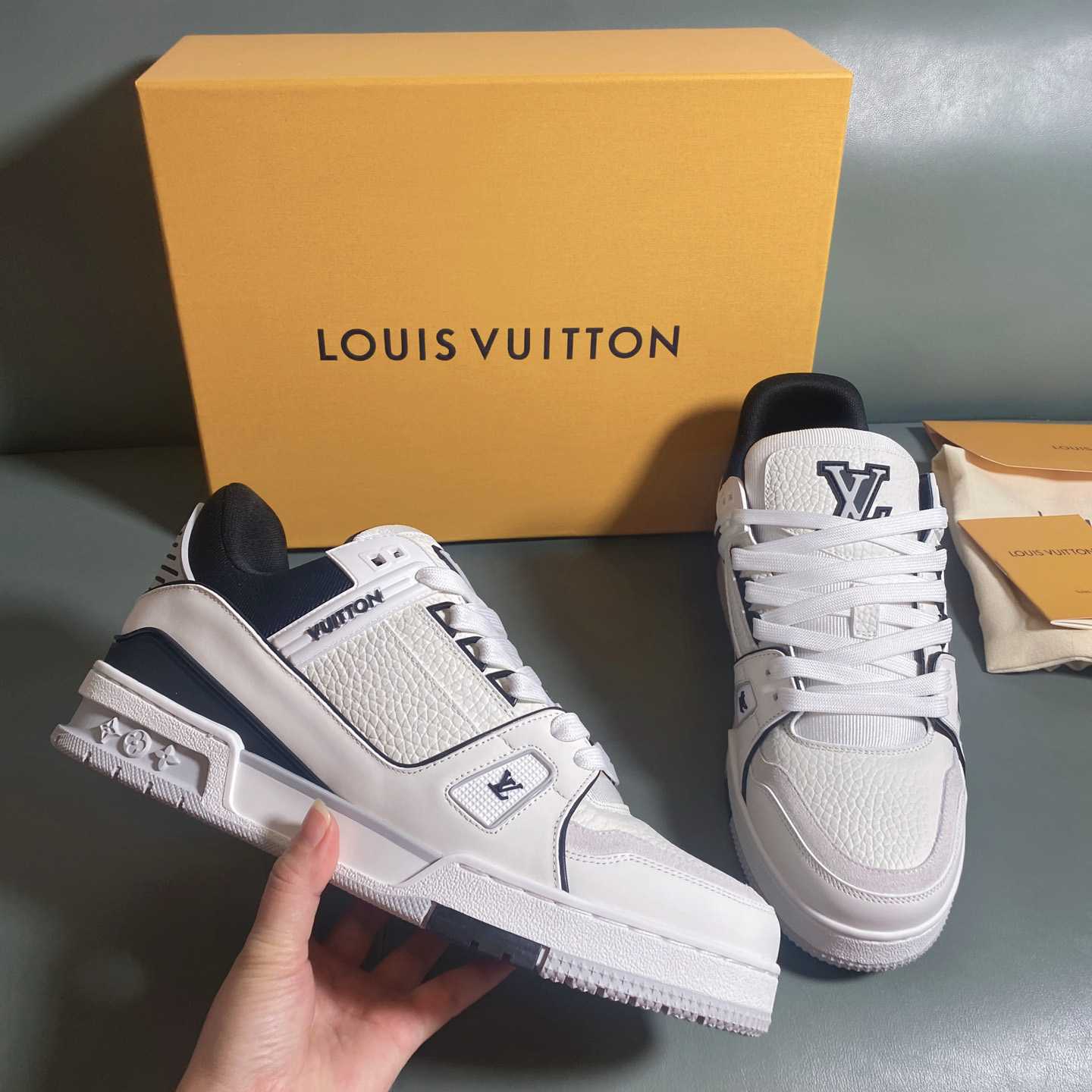 Louis Vuitton LV Trainer Sneaker      1AIJ45 - EUR FASHION