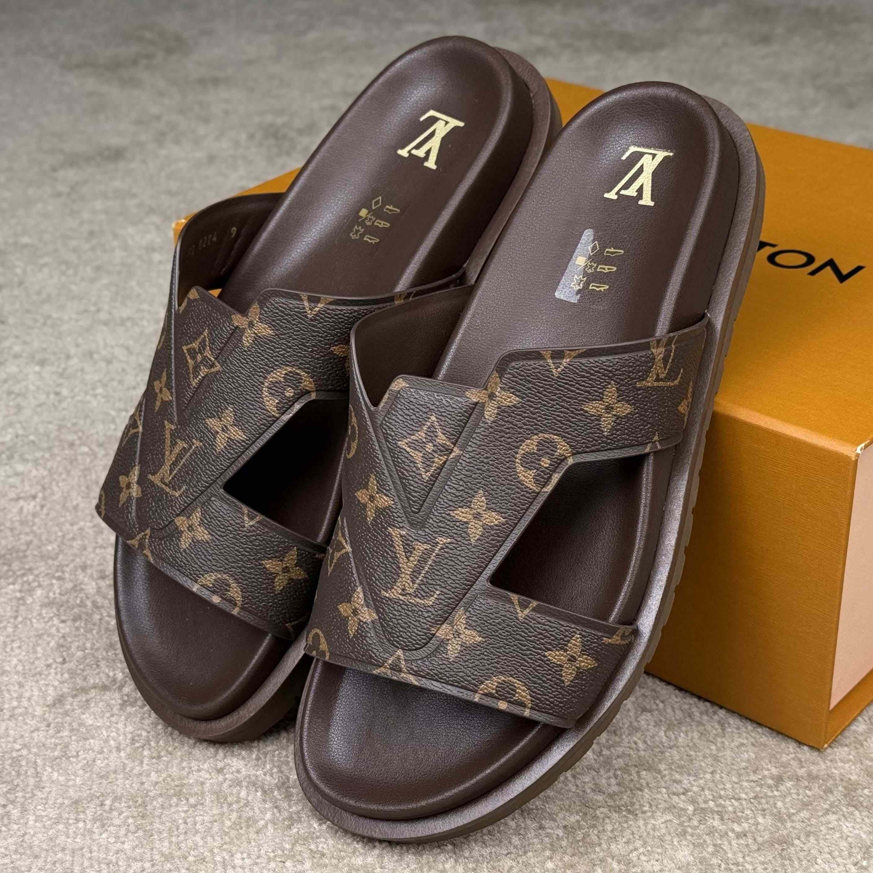 Louis Vuitton LV Oasis Mule    - EUR FASHION