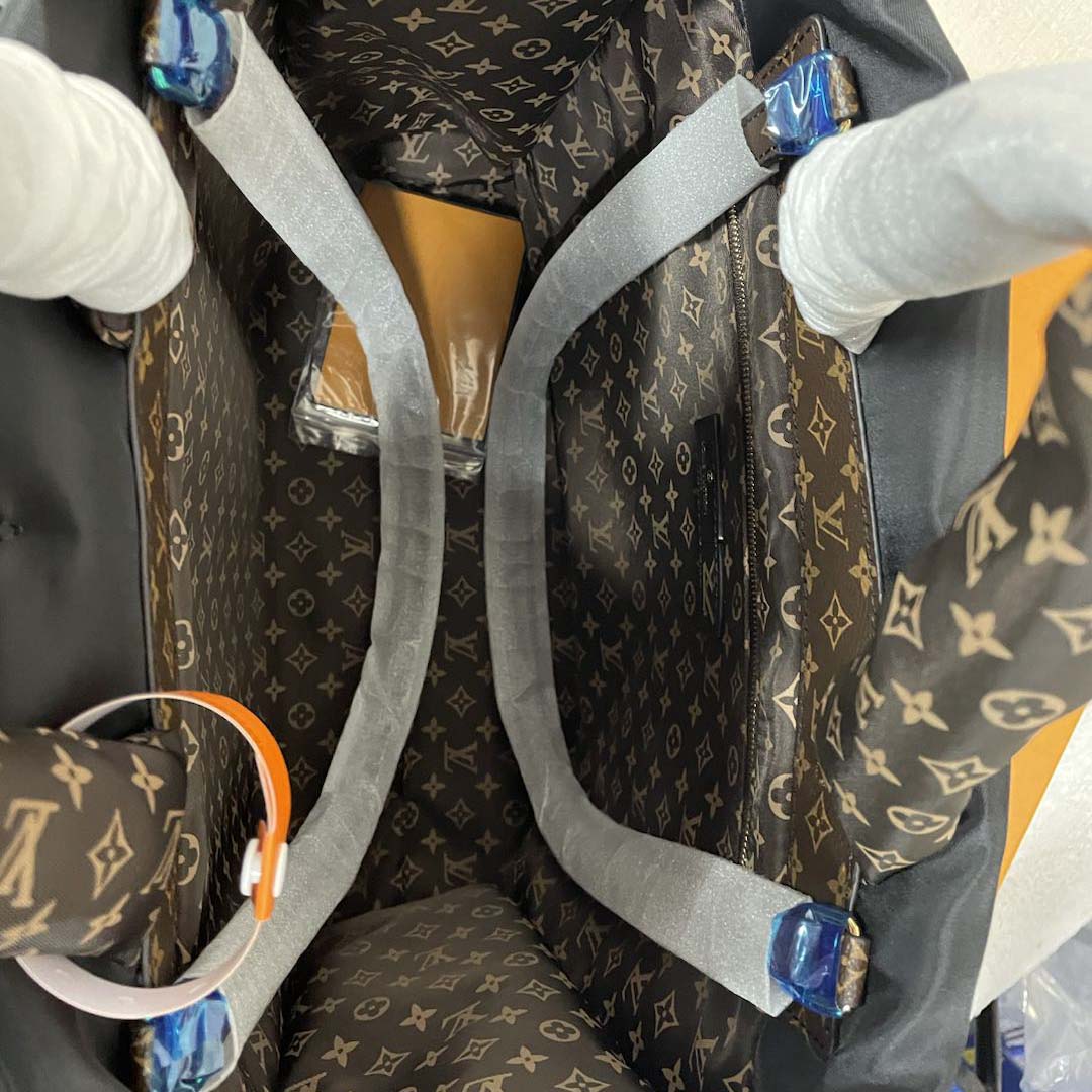 Louis Vuitton Monogram Giant Pillow OnTheGo MM   （41 x 34 x 19cm） - EUR FASHION