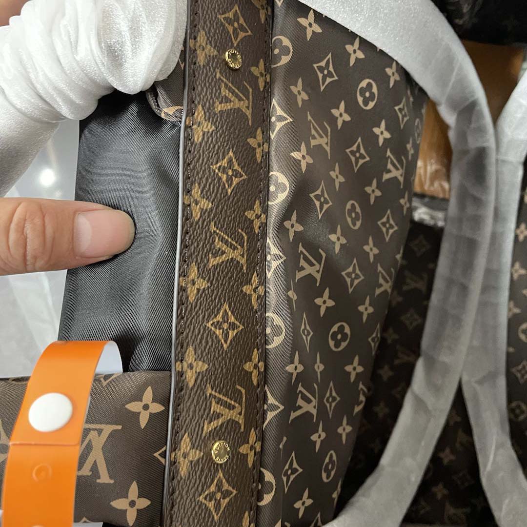 Louis Vuitton Monogram Giant Pillow OnTheGo MM   （41 x 34 x 19cm） - EUR FASHION