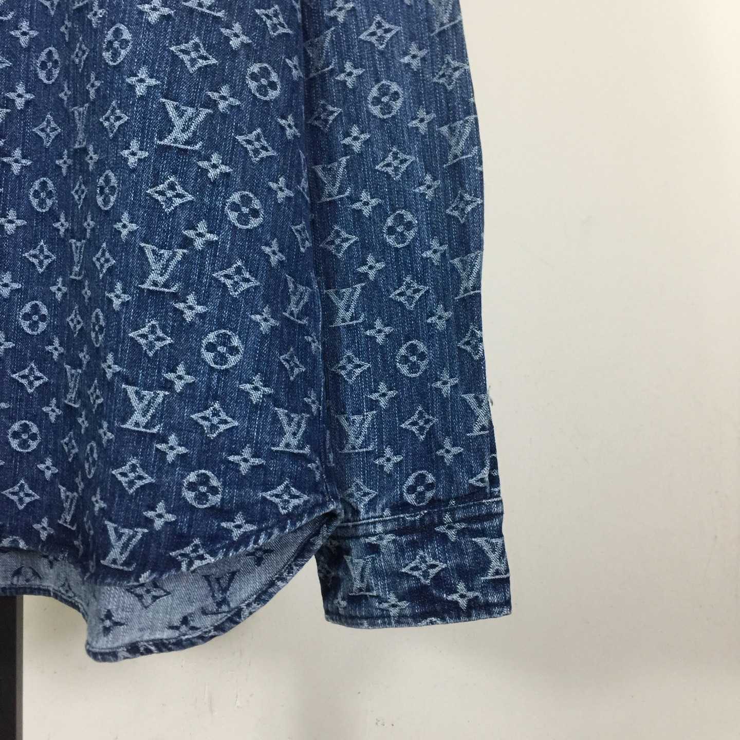 Louis Vuitton Monogram Denim Shirt   1AI195 - EUR FASHION