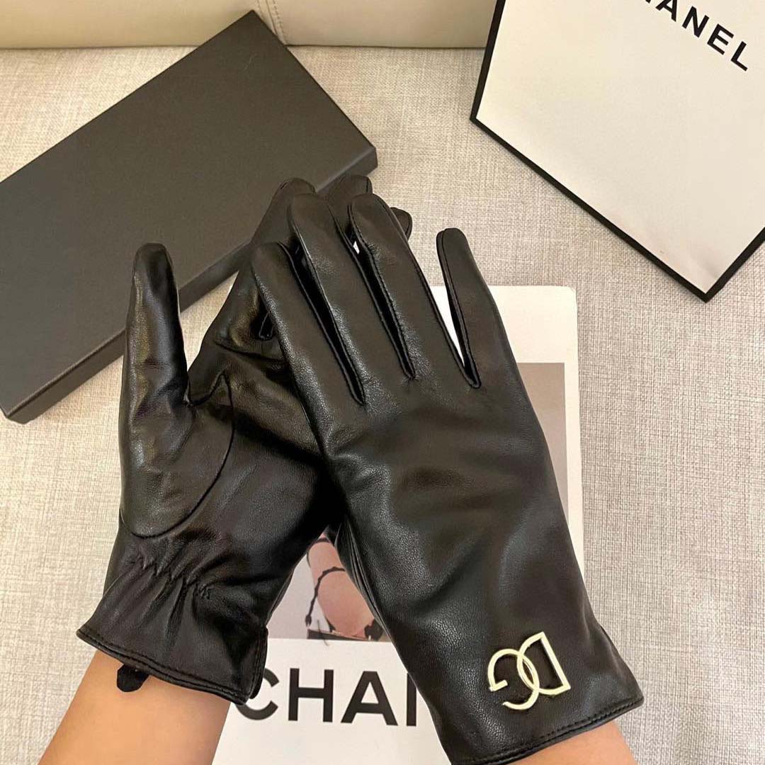 Dolce & Gabbana Women's Gloves  - EUR FASHION