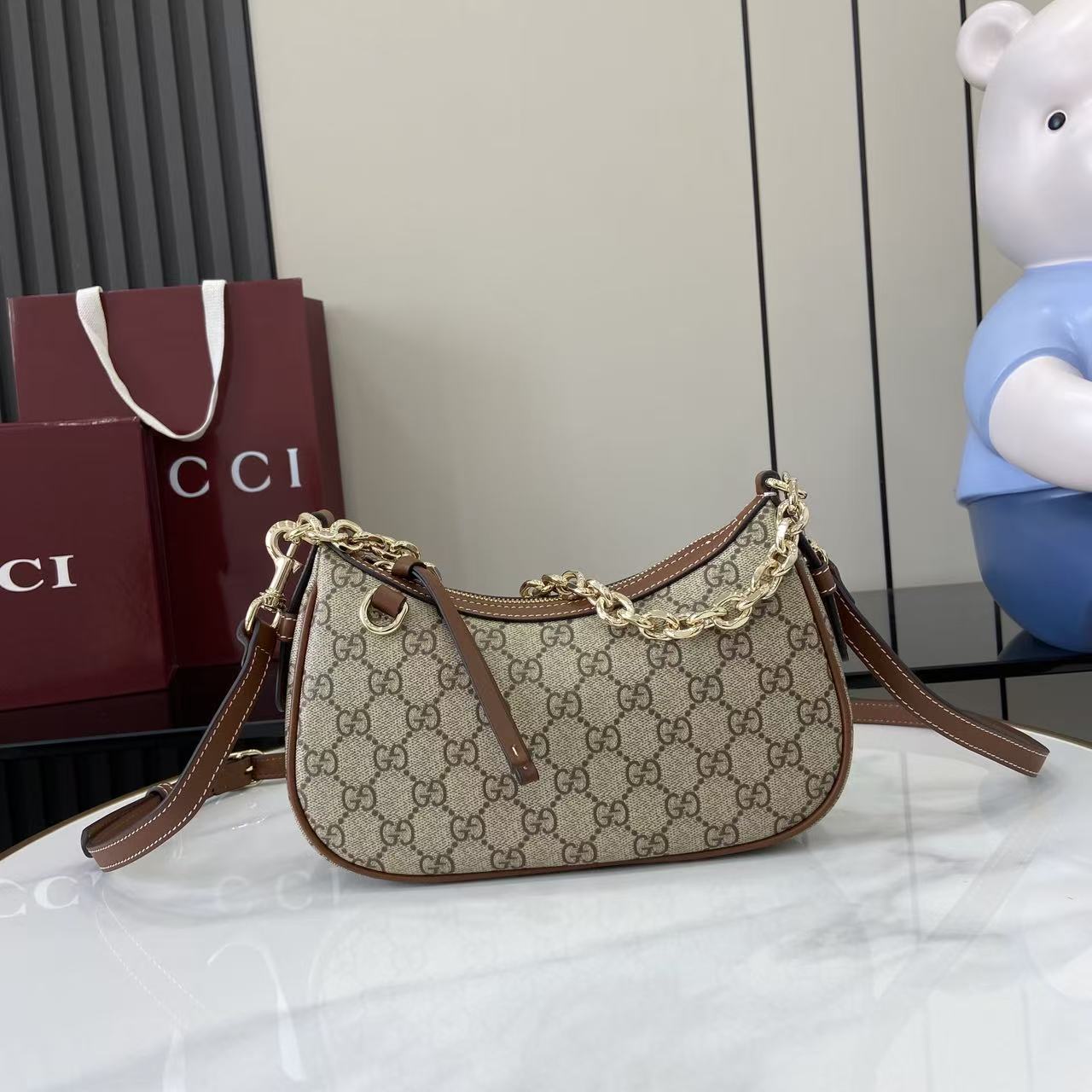 Gucci GG Emblem Small Shoulder Bag - EUR FASHION