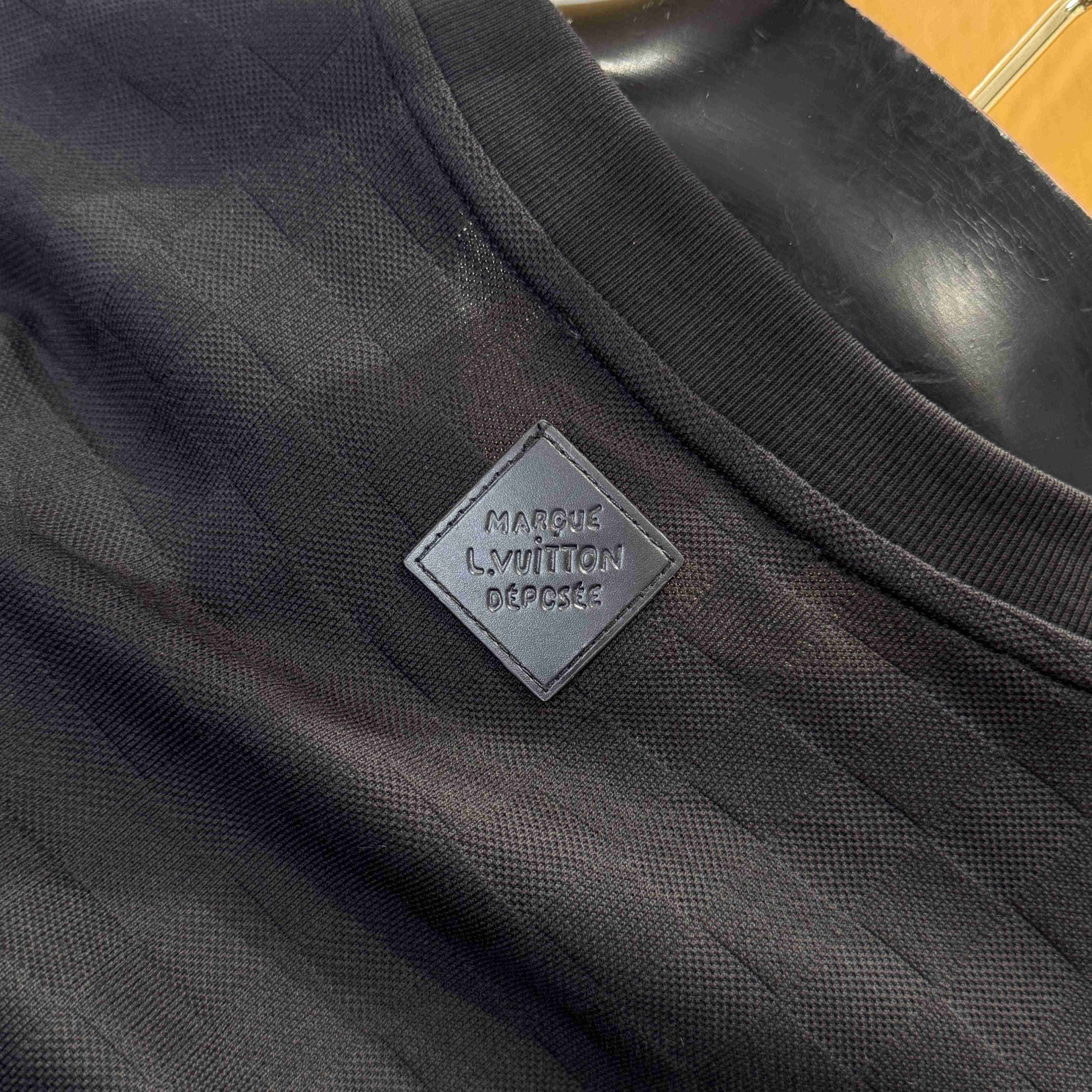 Louis Vuitton Signature Embellished T-Shirt   1AIMLZ - EUR FASHION