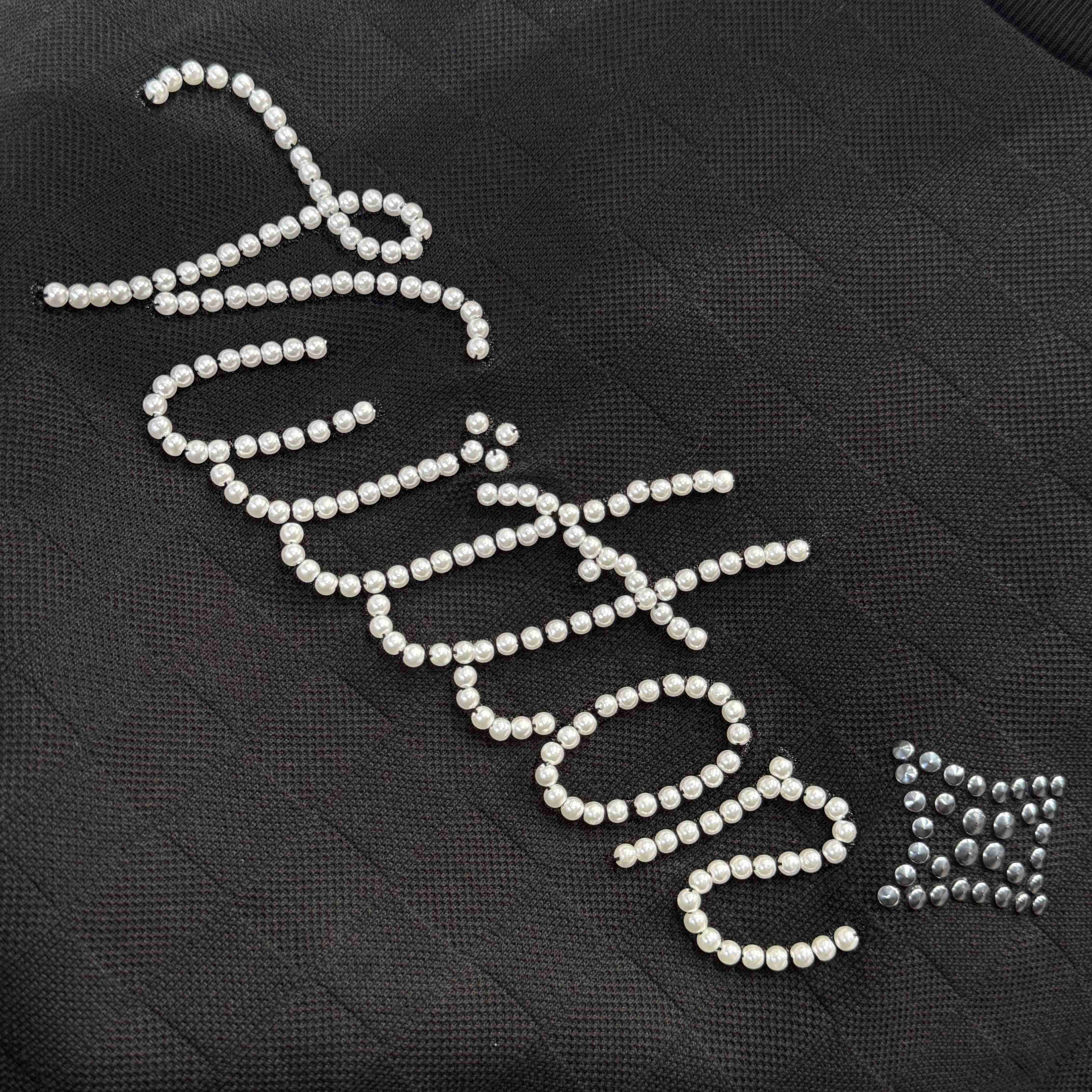 Louis Vuitton Signature Embellished T-Shirt   1AIMLZ - EUR FASHION