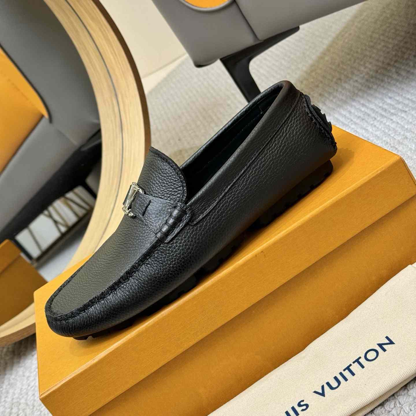 Louis Vuitton LV Silverstone Moccasin - EUR FASHION