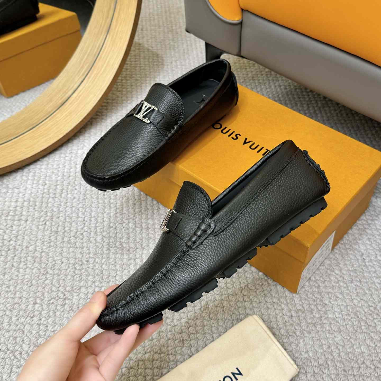 Louis Vuitton LV Silverstone Moccasin - EUR FASHION